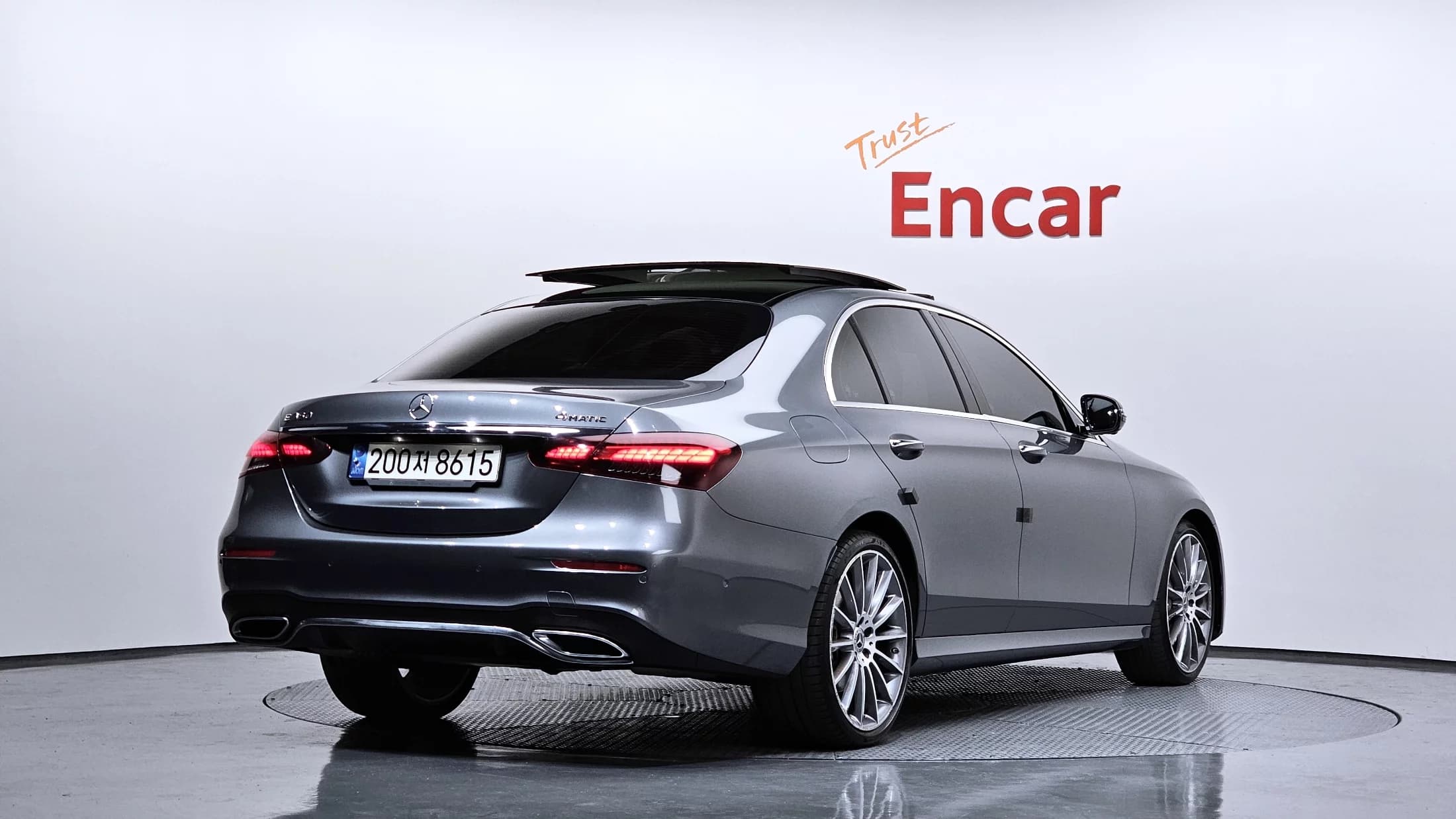 Mercedes-Benz E-Class E350 4MATIC AMG Line, 2022 г. 40512 км. — фото 2