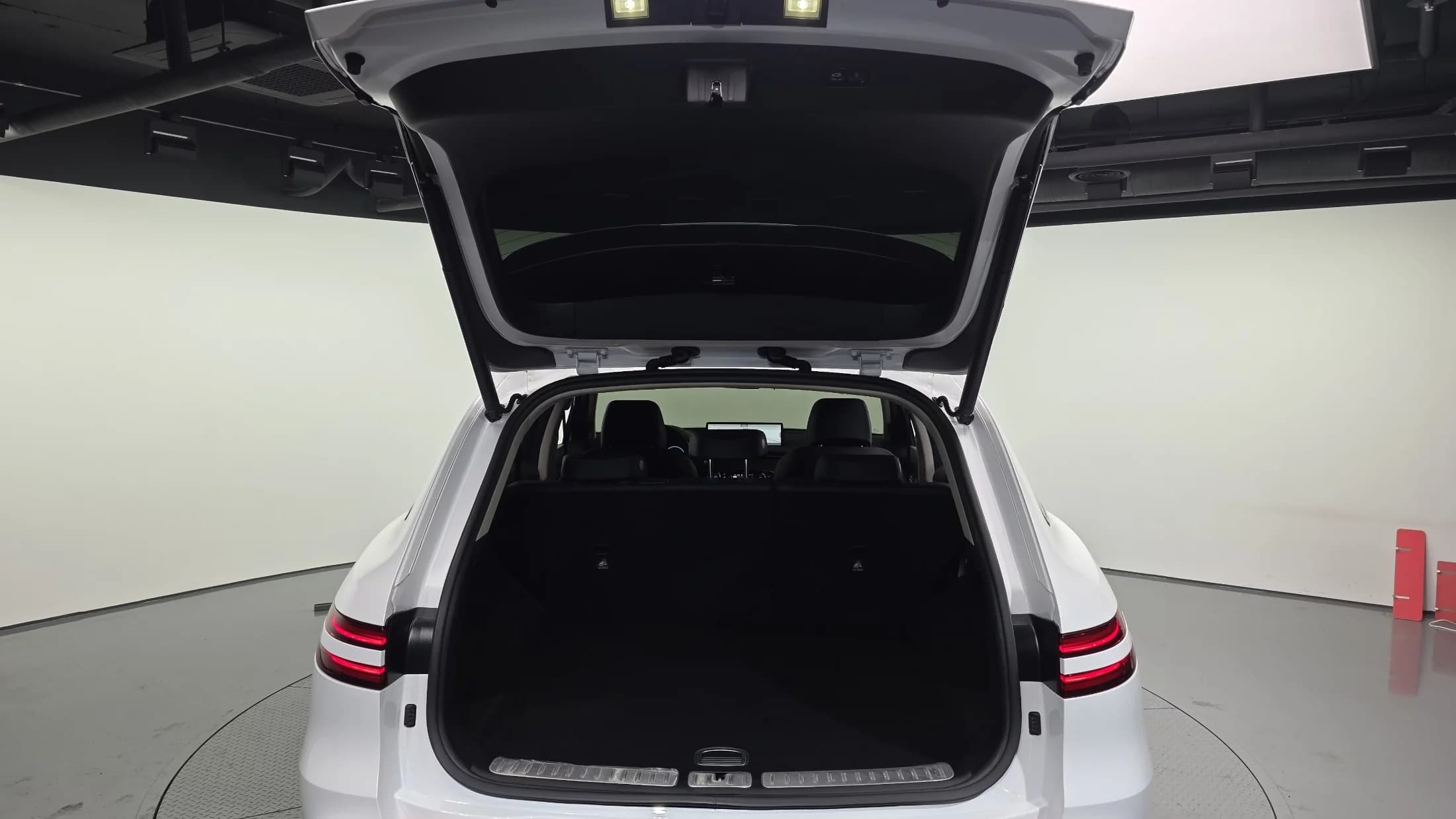Genesis GV70 2.5T Gasoline 2WD, 2022 г. 39500 км. — фото 20