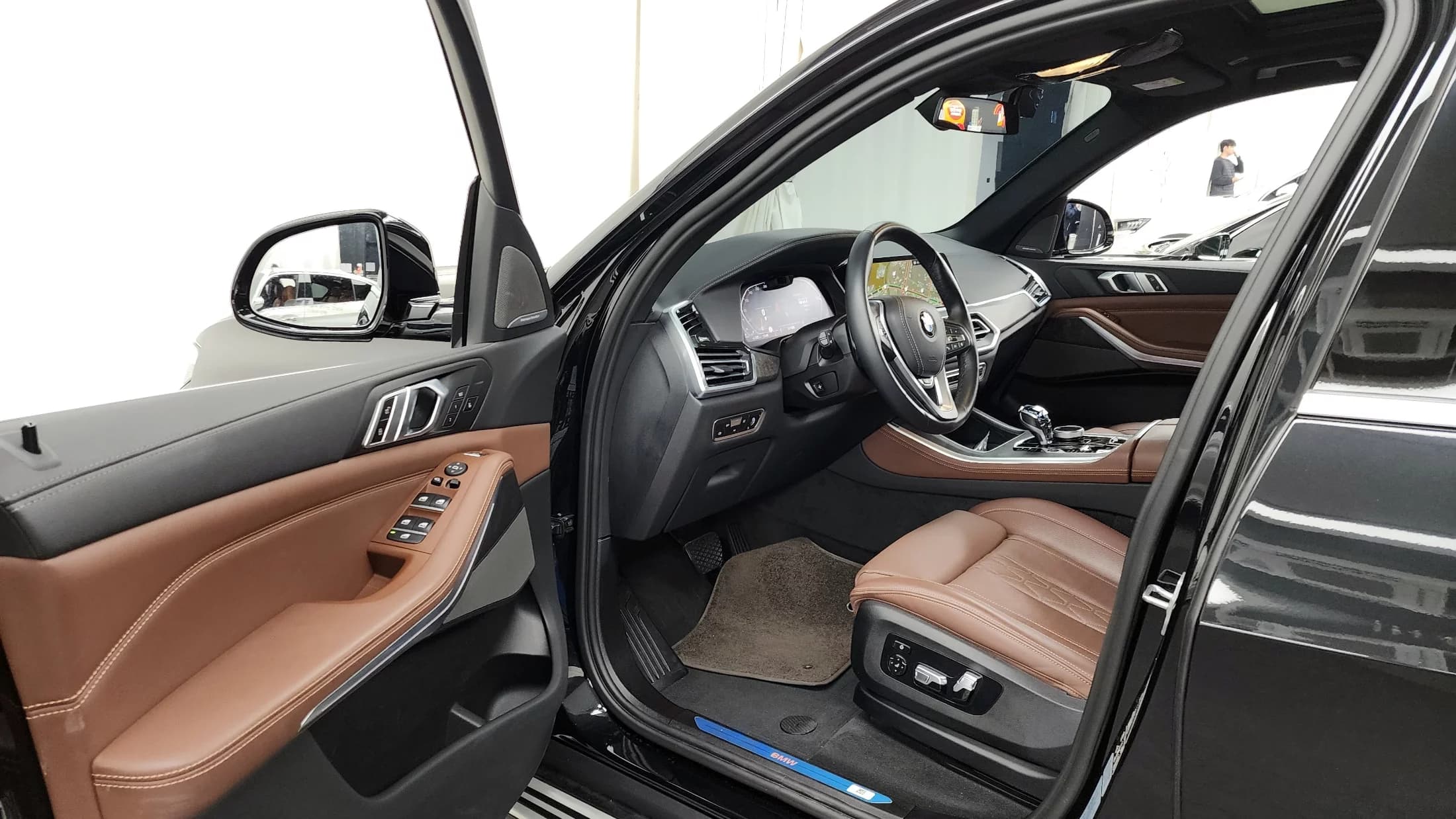 BMW X5 xDrive 30d xLine, 2023 г. 53585 км. — фото 10