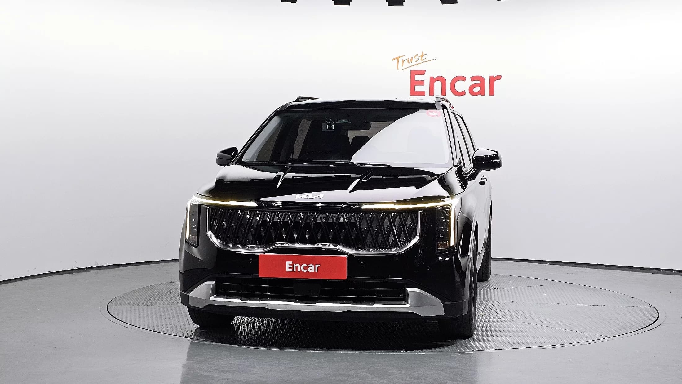 Kia Carnival 9-Seater Prestige, 2024 г. 67779 км. — фото 3