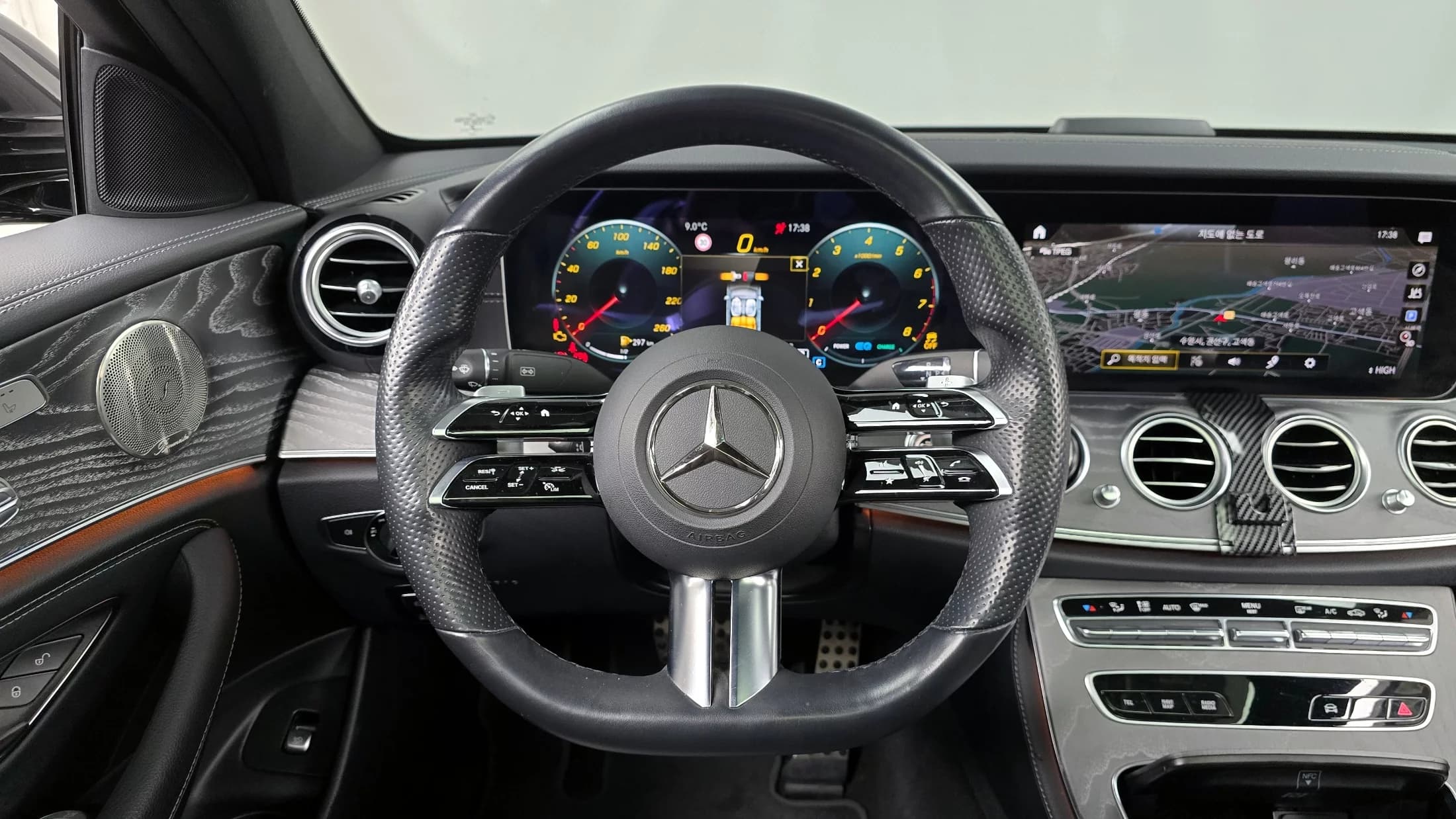 Mercedes-Benz E-Class E350 4MATIC AMG Line, 2022 г. 59822 км. — фото 13