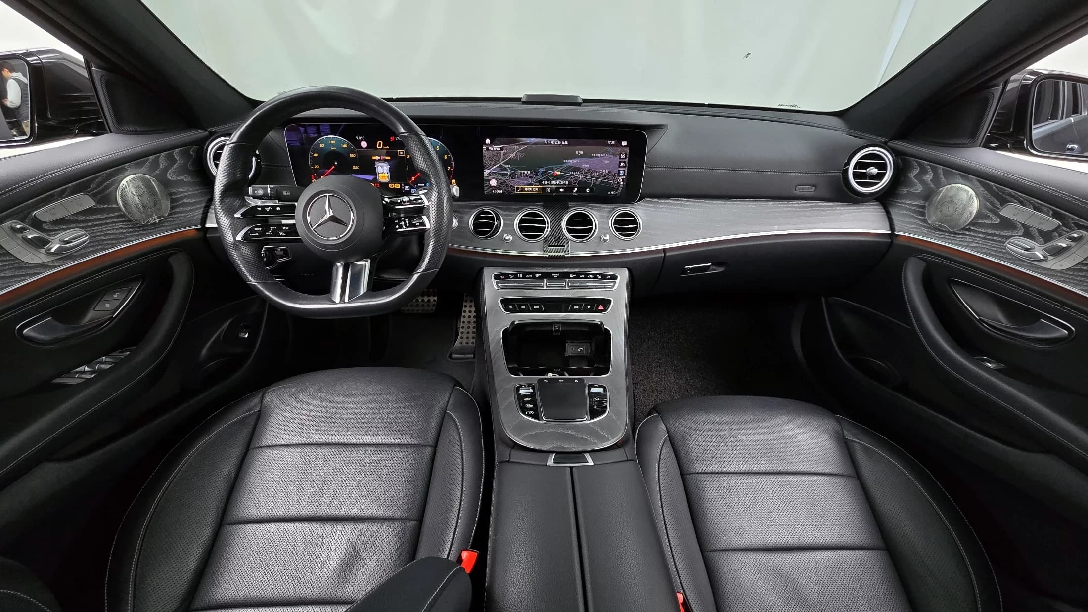 Mercedes-Benz E-Class E350 4MATIC AMG Line, 2022 г. 59822 км. — фото 7