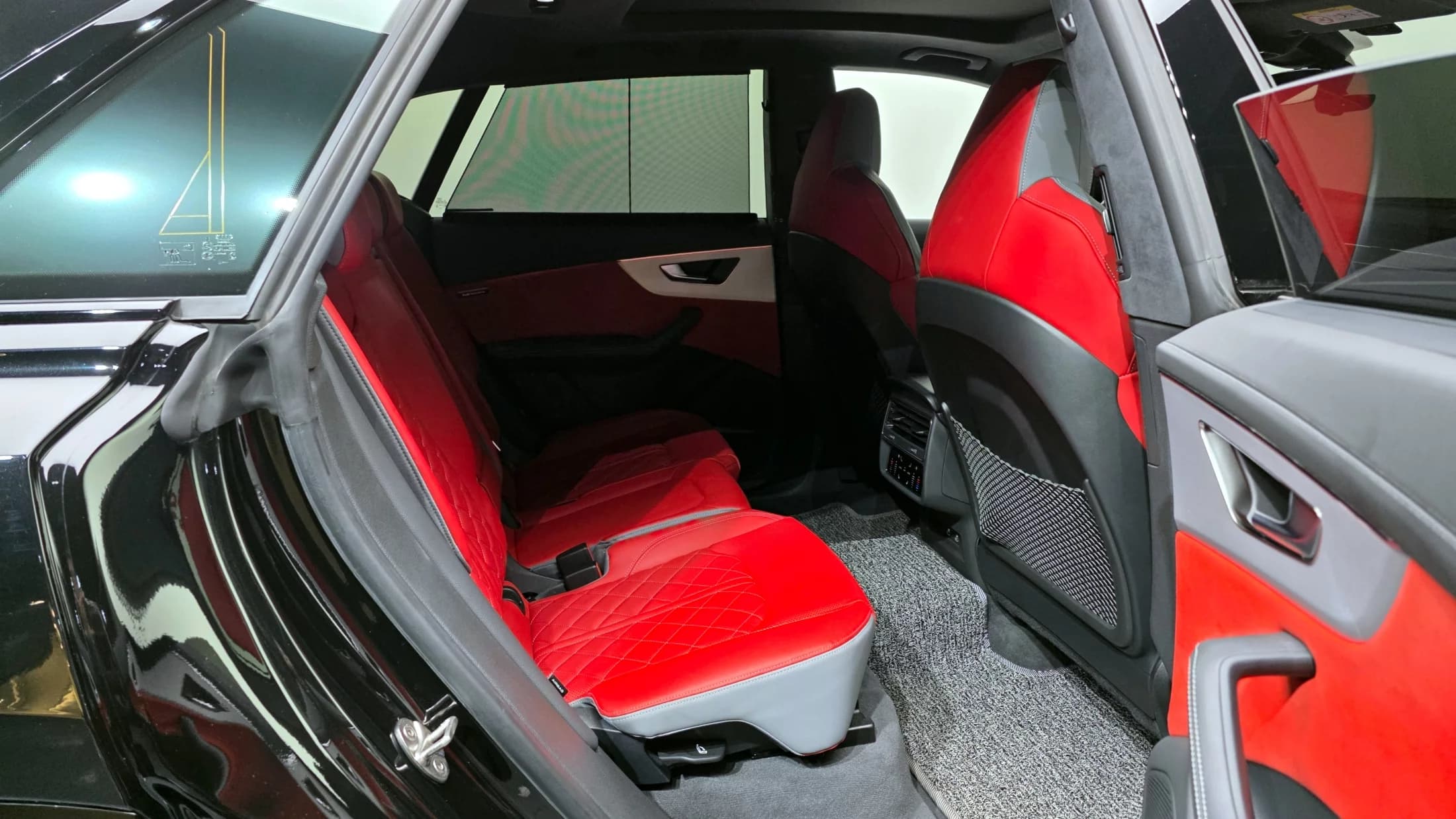 Audi Q8 50 TDI Quattro Exclusive, 2023 г. 41372 км. — фото 12