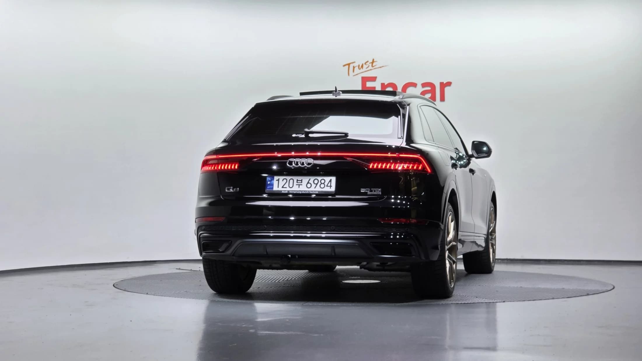 Audi Q8 50 TDI Quattro Exclusive, 2023 г. 41372 км. — фото 4
