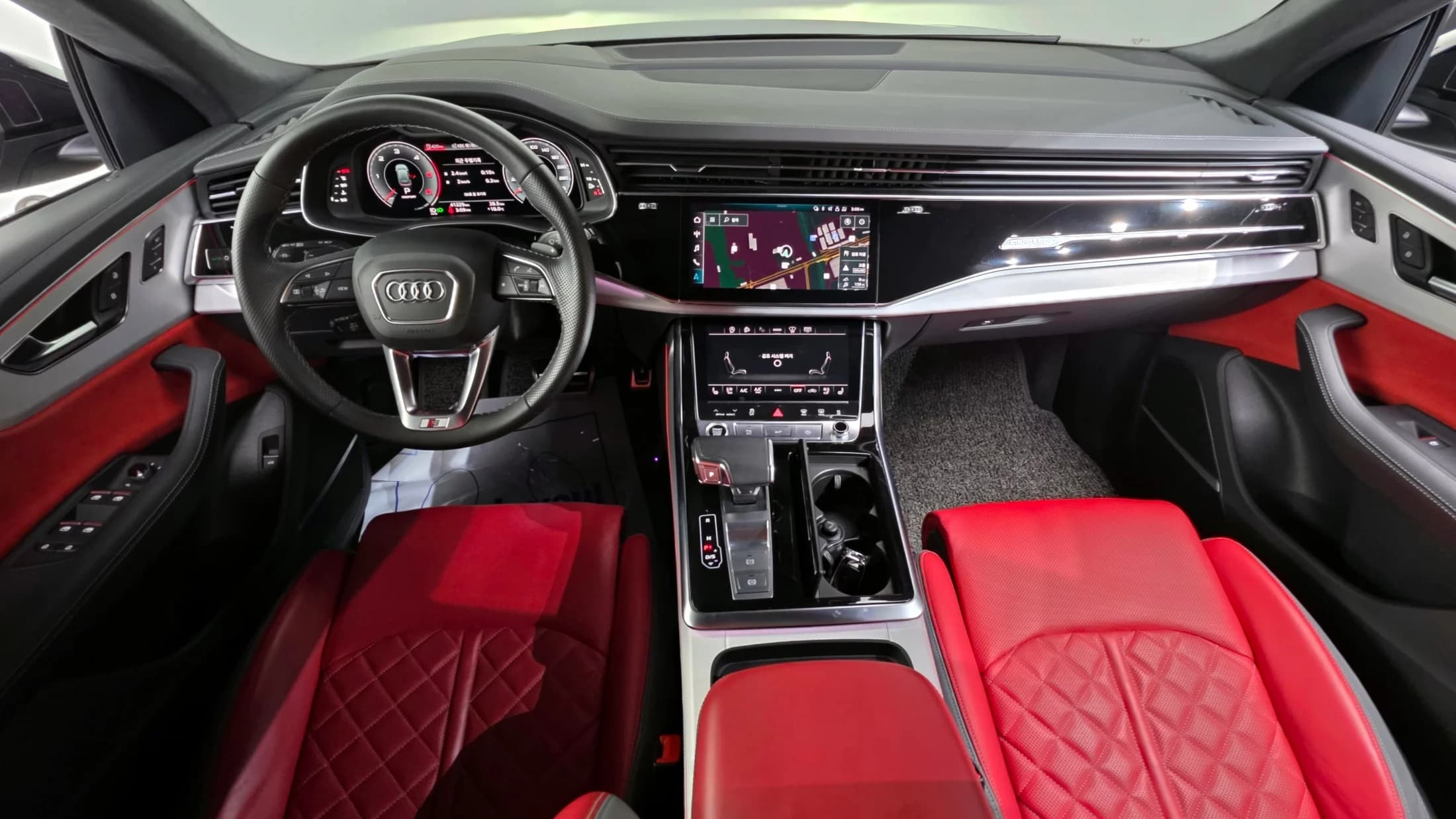 Audi Q8 50 TDI Quattro Exclusive, 2023 г. 41372 км. — фото 7