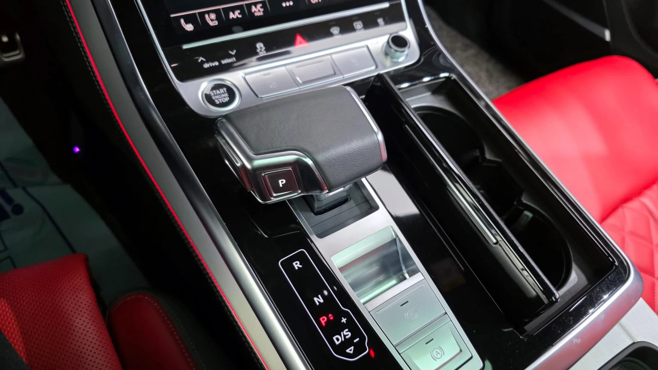 Audi Q8 50 TDI Quattro Exclusive, 2023 г. 41372 км. — фото 9