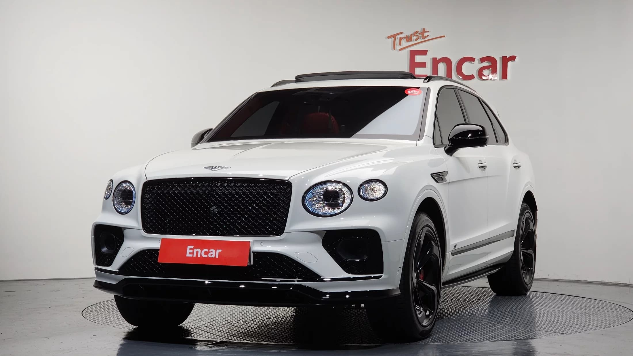 Bentley Bentayga 4.0 V8 S, 2023 г. 5240 км.