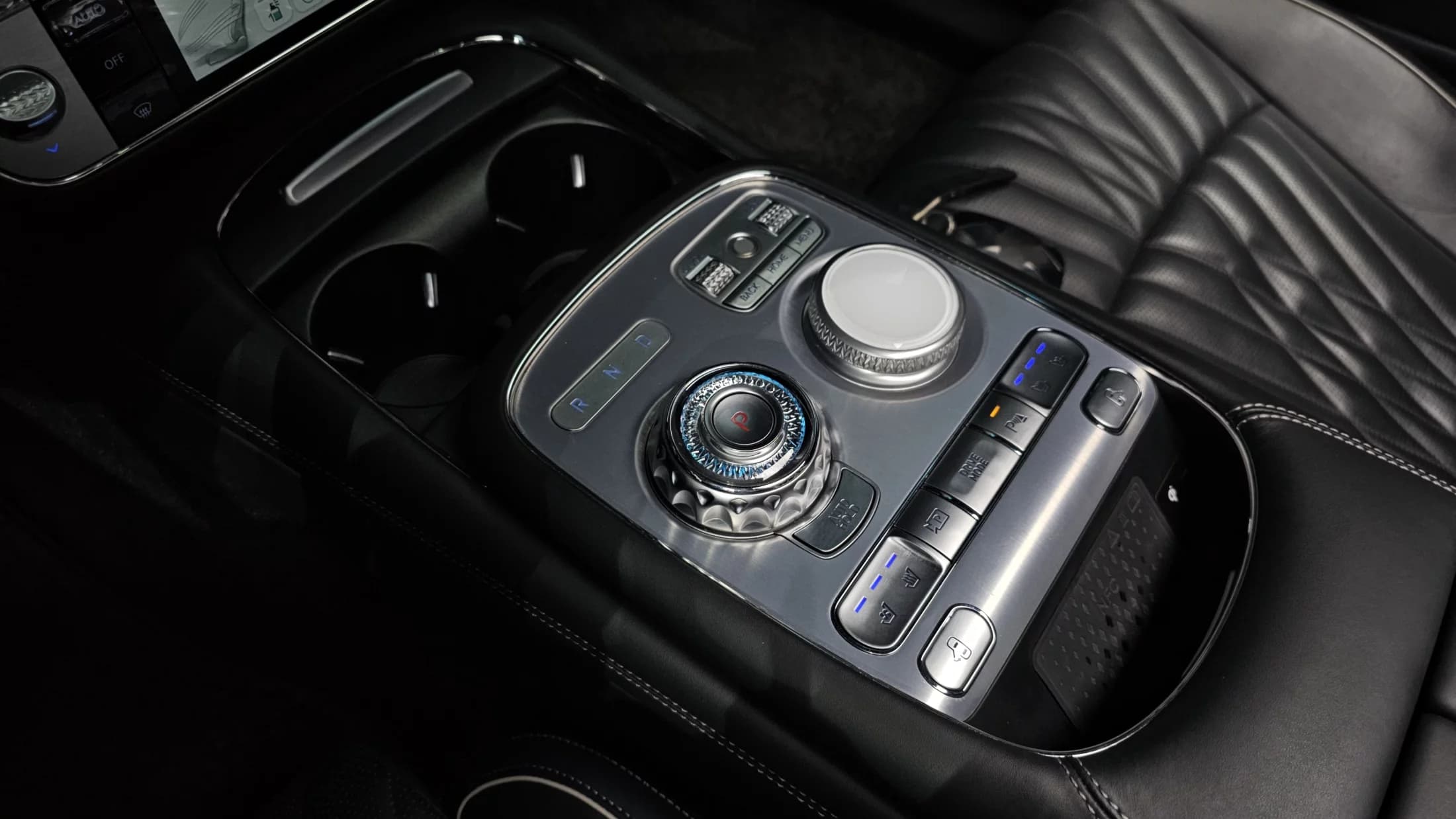 Genesis G90 Gasoline 3.5 Turbo AWD, 2022 г. 70673 км. — фото 9