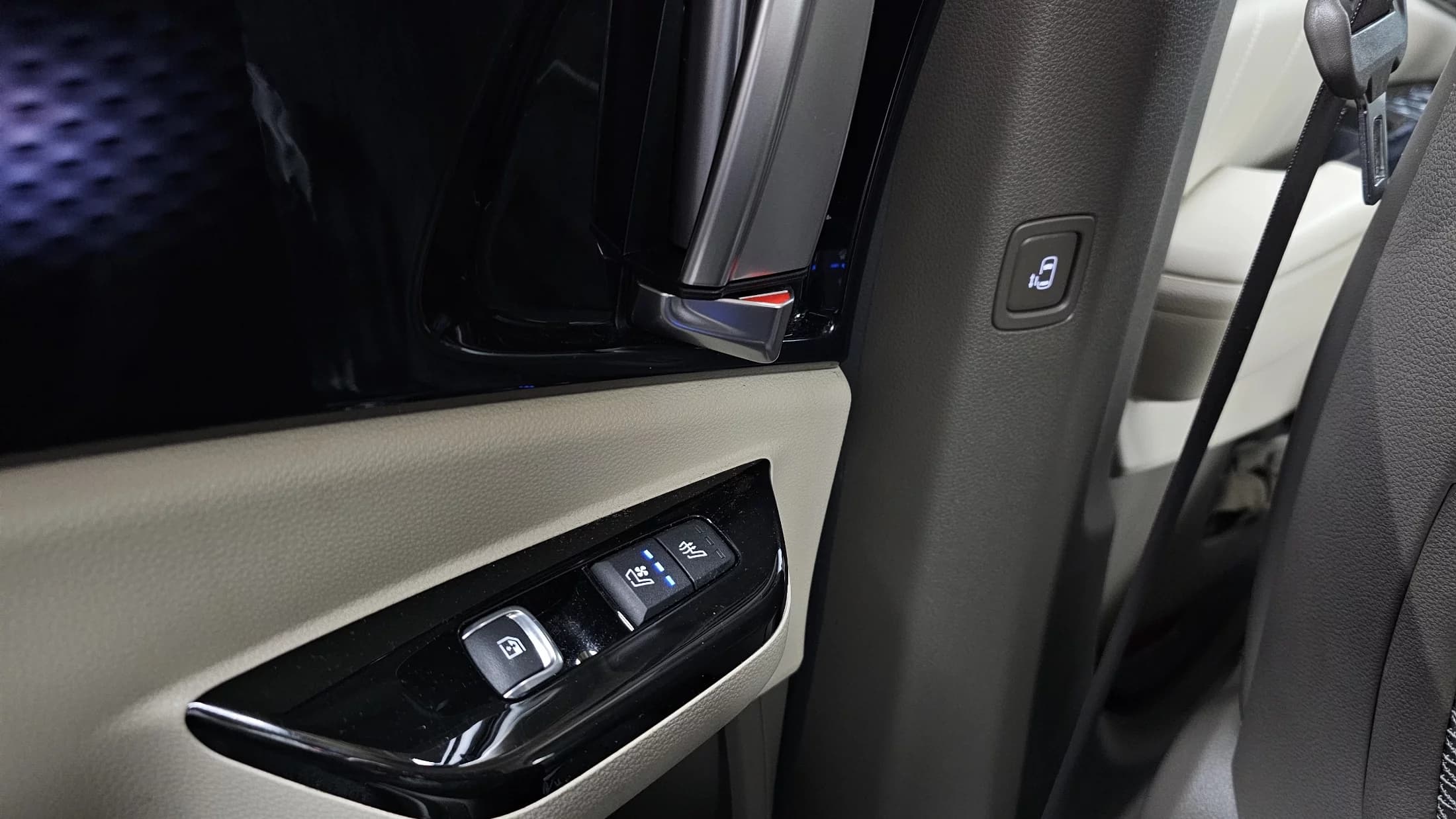 Kia Carnival 9-Seater Hi-Limousine Signature, 2021 г. 47816 км. — фото 19
