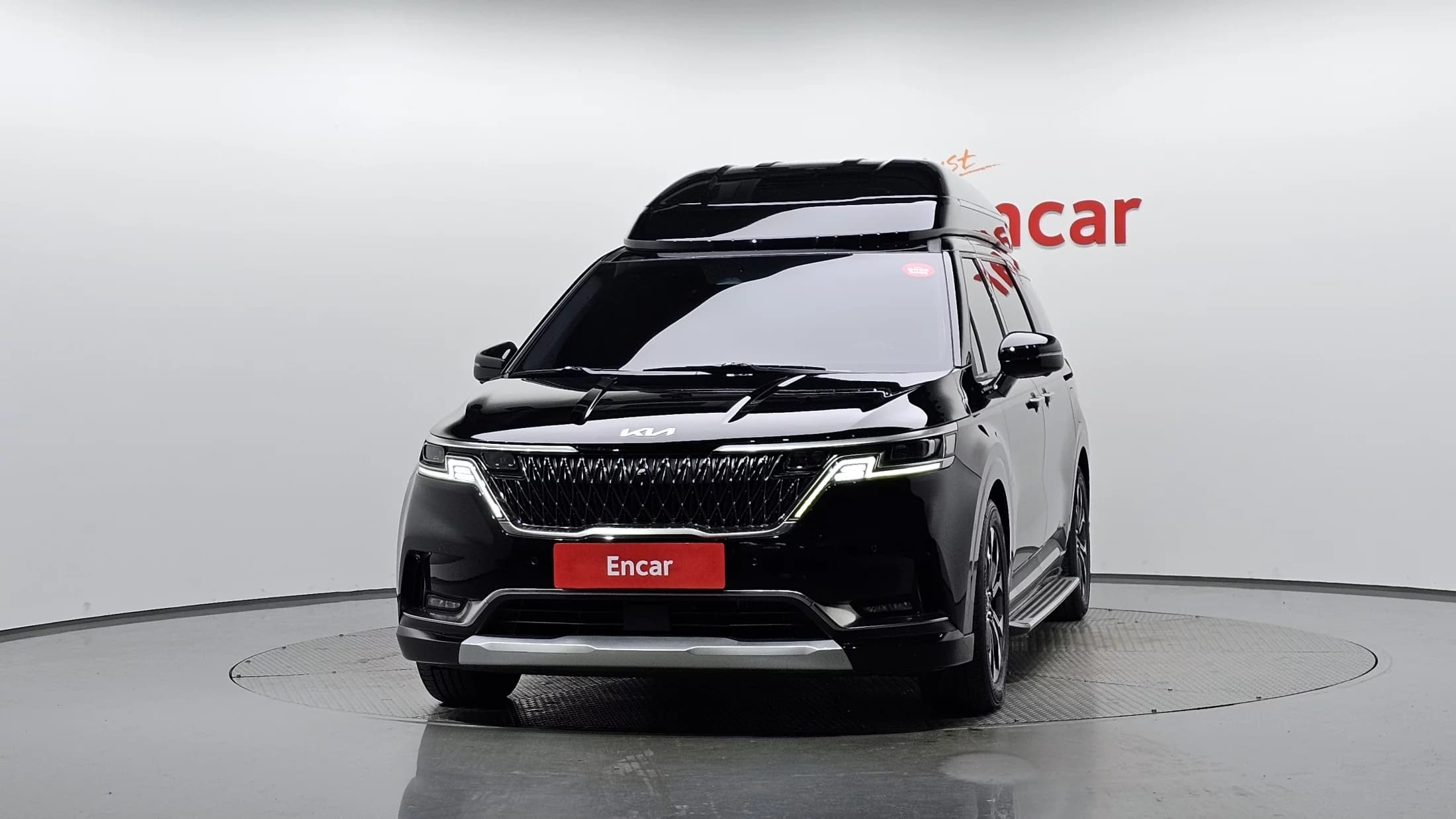 Kia Carnival 9-Seater Hi-Limousine Signature, 2021 г. 47816 км. — фото 3