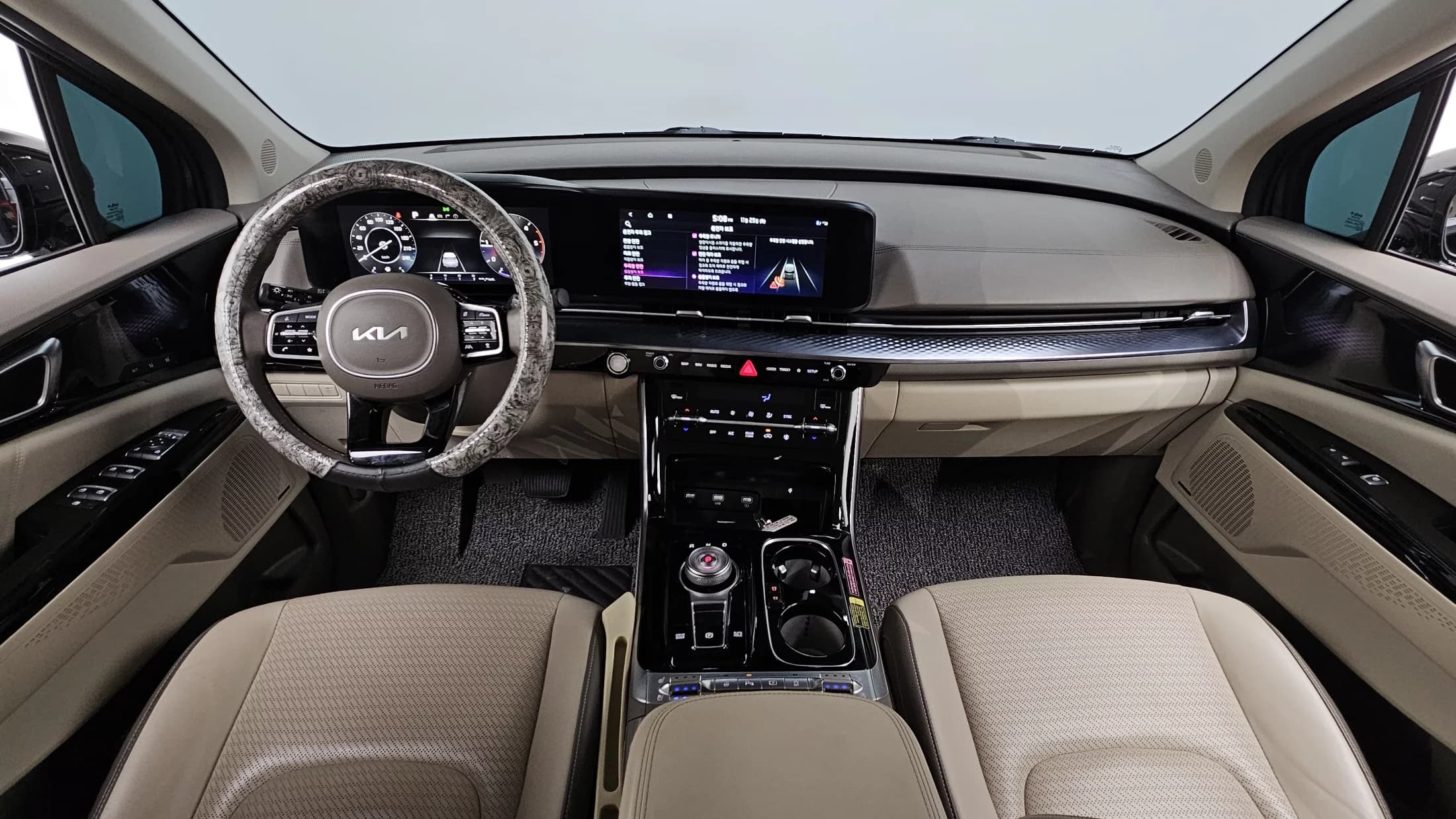 Kia Carnival 9-Seater Hi-Limousine Signature, 2021 г. 47816 км. — фото 7