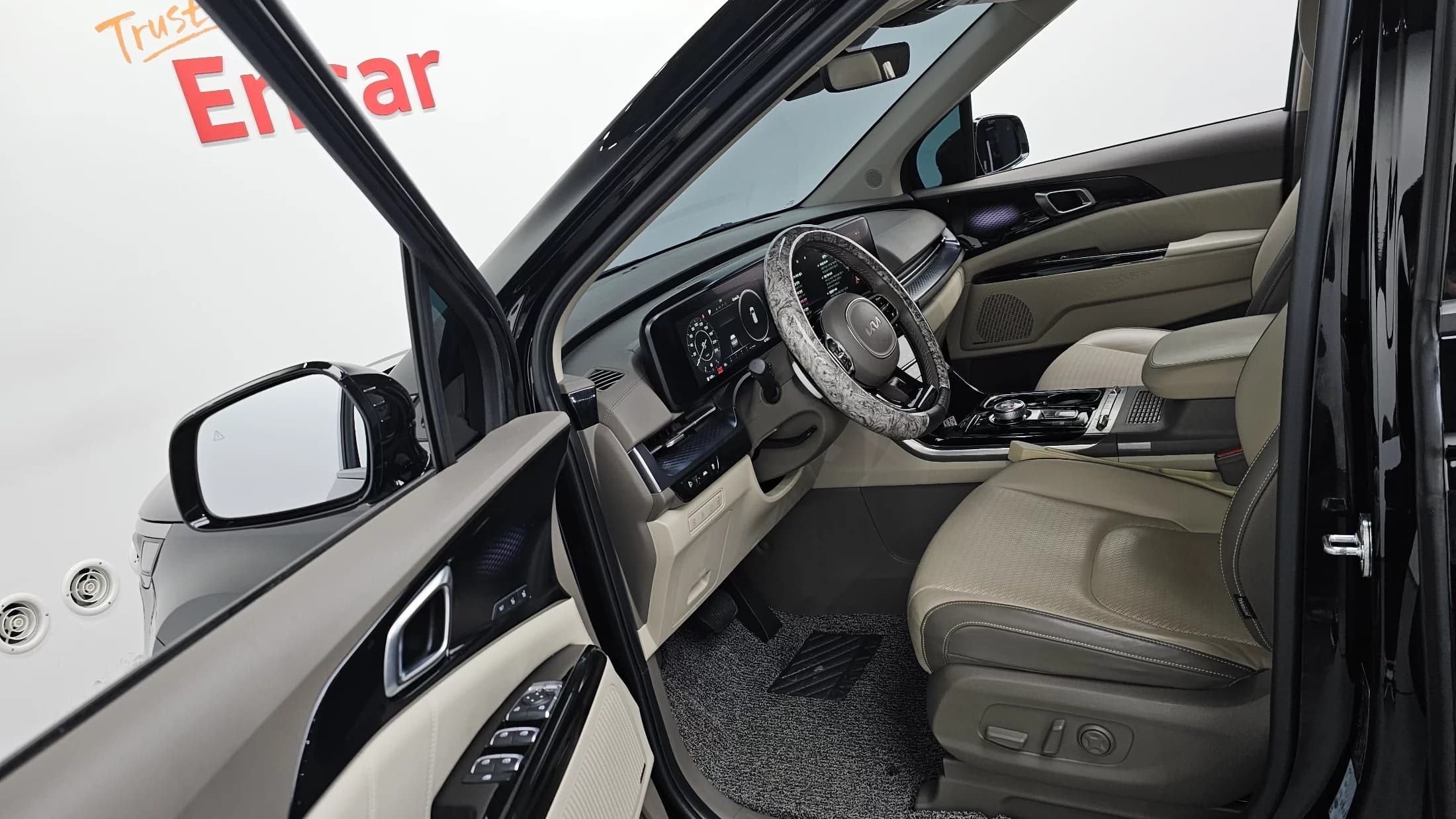 Kia Carnival 9-Seater Hi-Limousine Signature, 2021 г. 47816 км. — фото 10