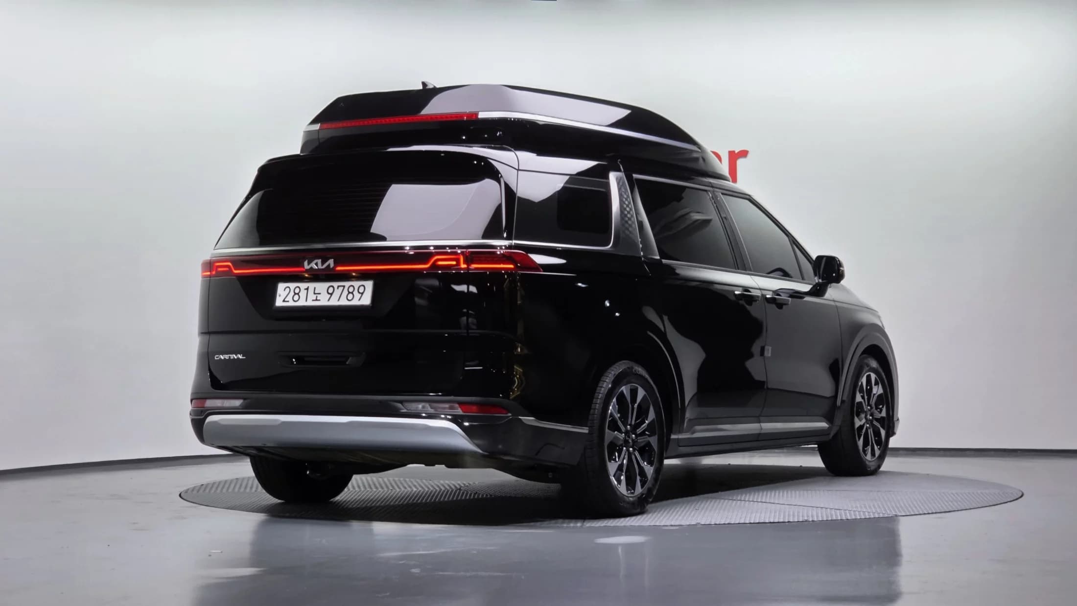 Kia Carnival Gasoline 9-Seater Hi-Limousine Signature, 2022 г. 10680 км. — фото 2