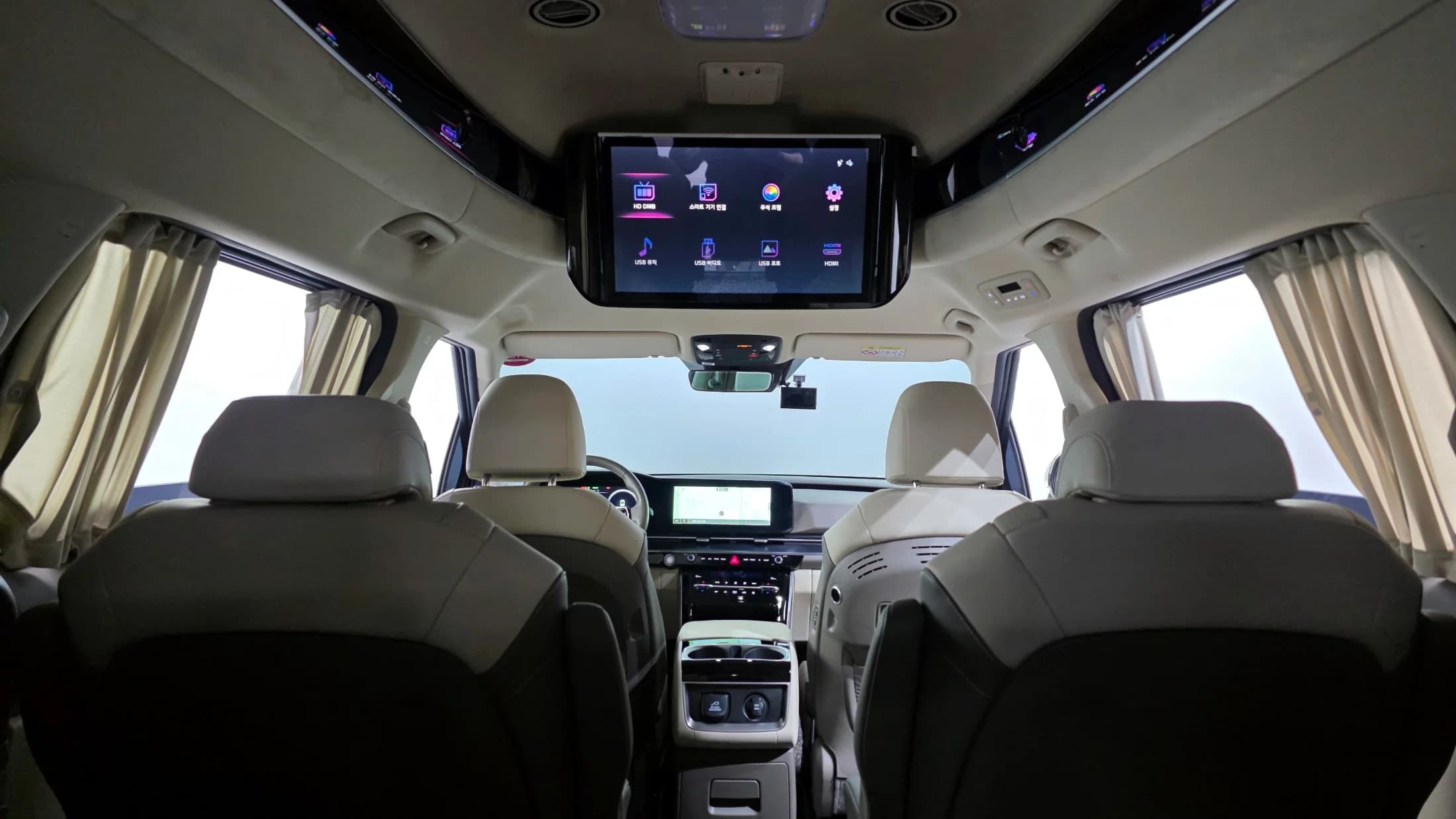 Kia Carnival Gasoline 9-Seater Hi-Limousine Signature, 2022 г. 10680 км. — фото 19