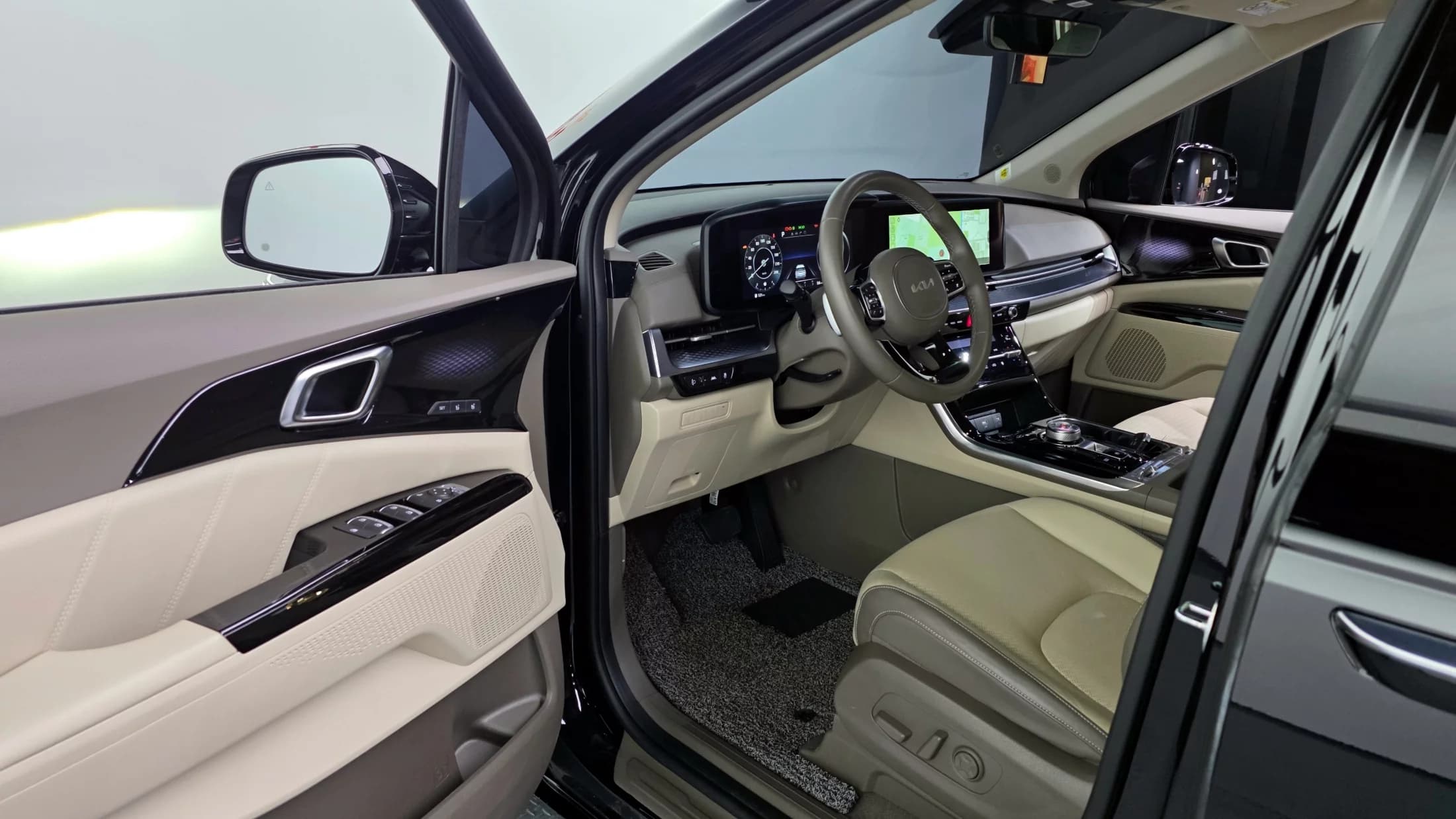 Kia Carnival Gasoline 9-Seater Hi-Limousine Signature, 2022 г. 10680 км. — фото 10