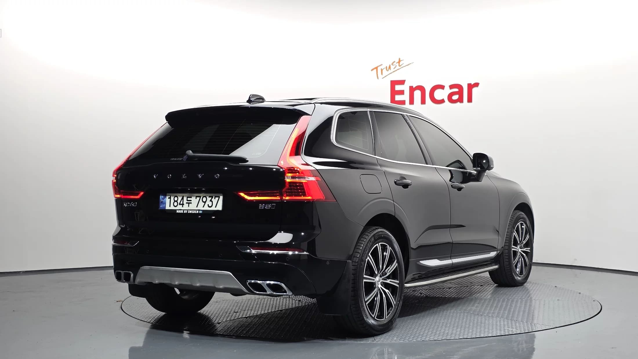 Volvo XC60 B5 Inscription, 2021 г. 55886 км. — фото 2