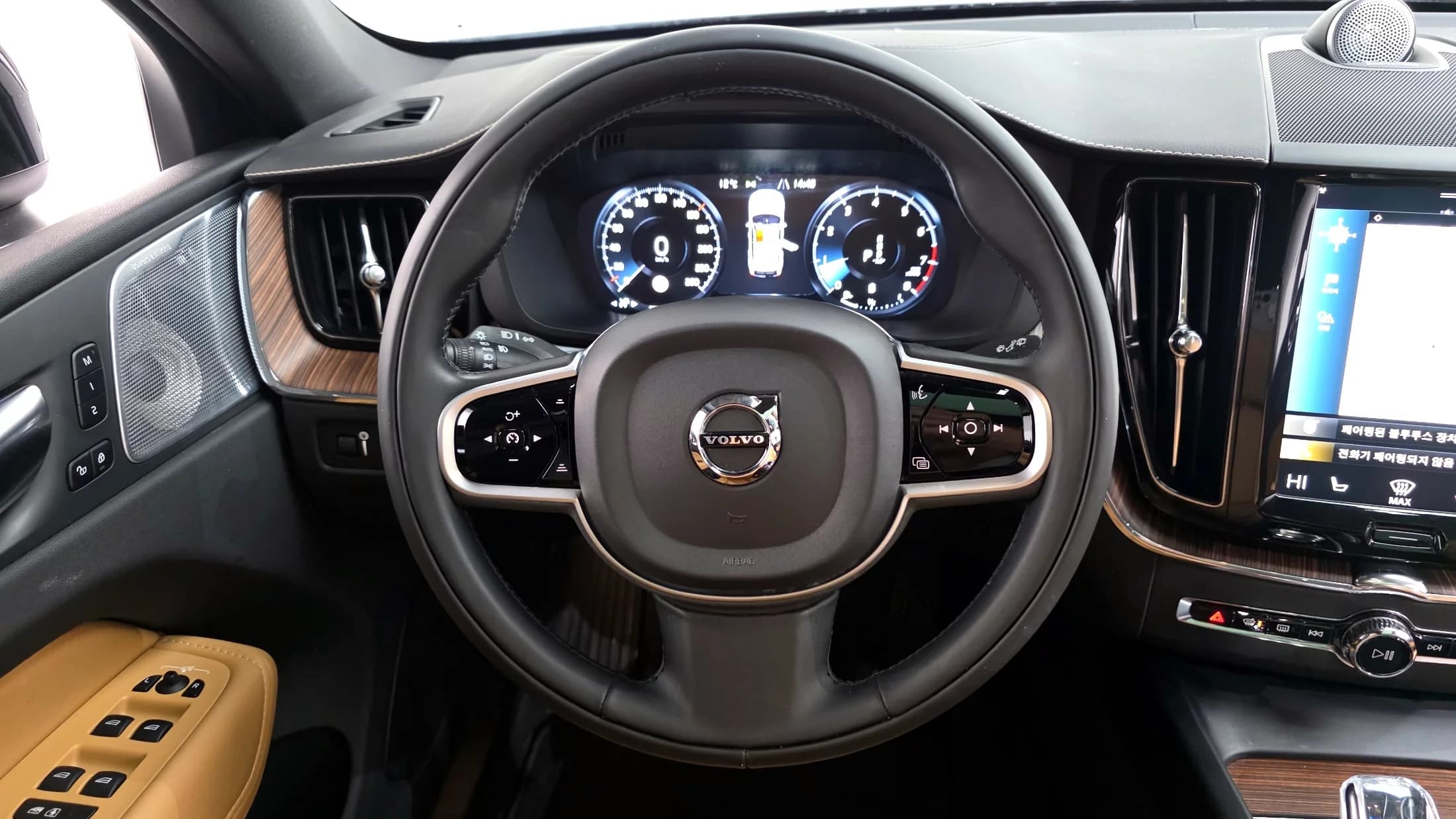 Volvo XC60 B5 Inscription, 2021 г. 55886 км. — фото 13