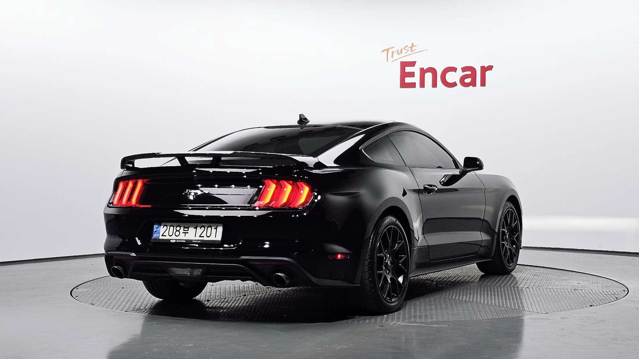 Ford MUSTANG Coupe, 2021 г. 66717 км. — фото 2