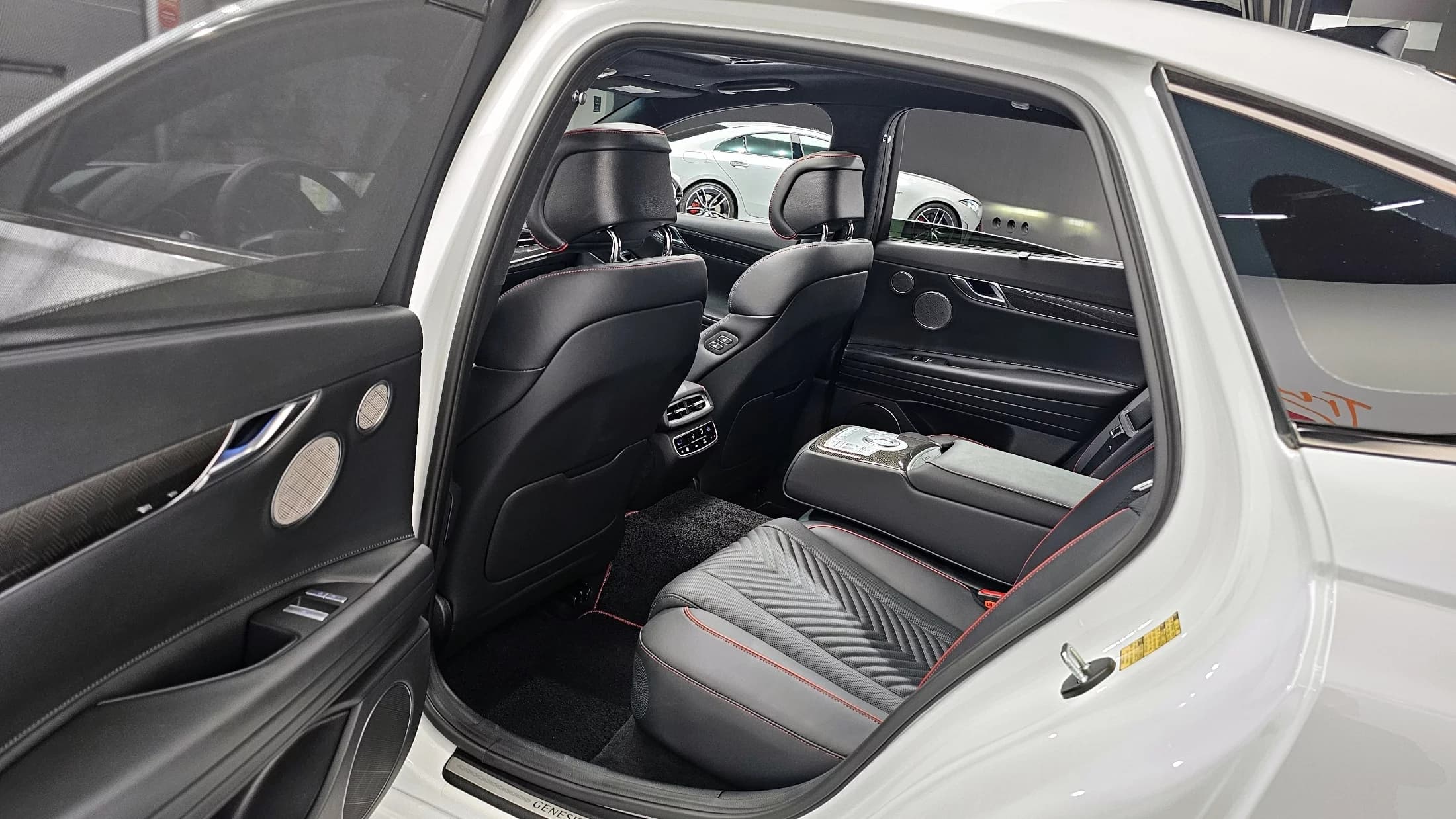 Genesis G80 Gasoline 3.5 Turbo AWD, 2022 г. 71507 км. — фото 11