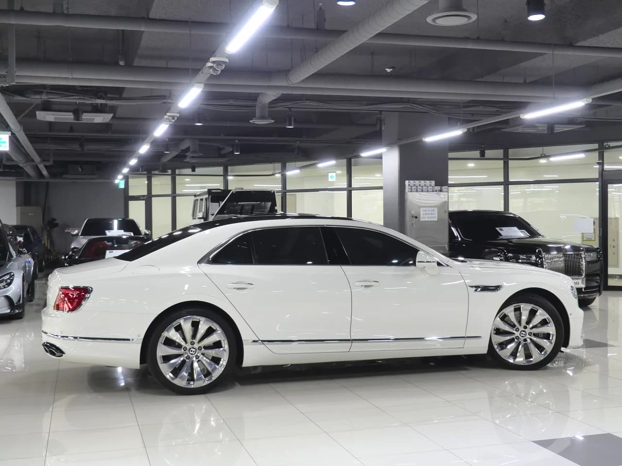 Bentley Flying Spur 4.0, 2021 г. 16468 км. — фото 2