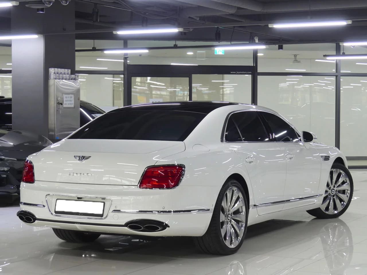 Bentley Flying Spur 4.0, 2021 г. 16468 км. — фото 3