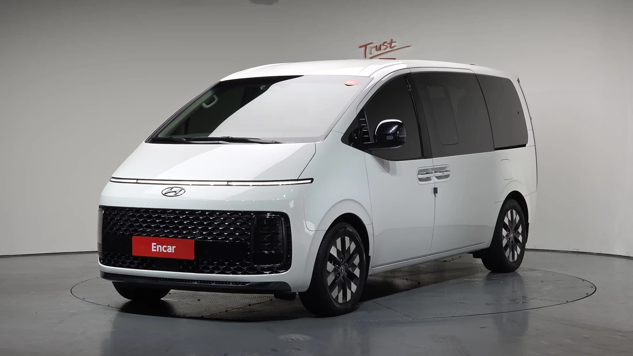 Hyundai Staria Lounge 9-Seater Inspiration, 2021 г. 108389 км.