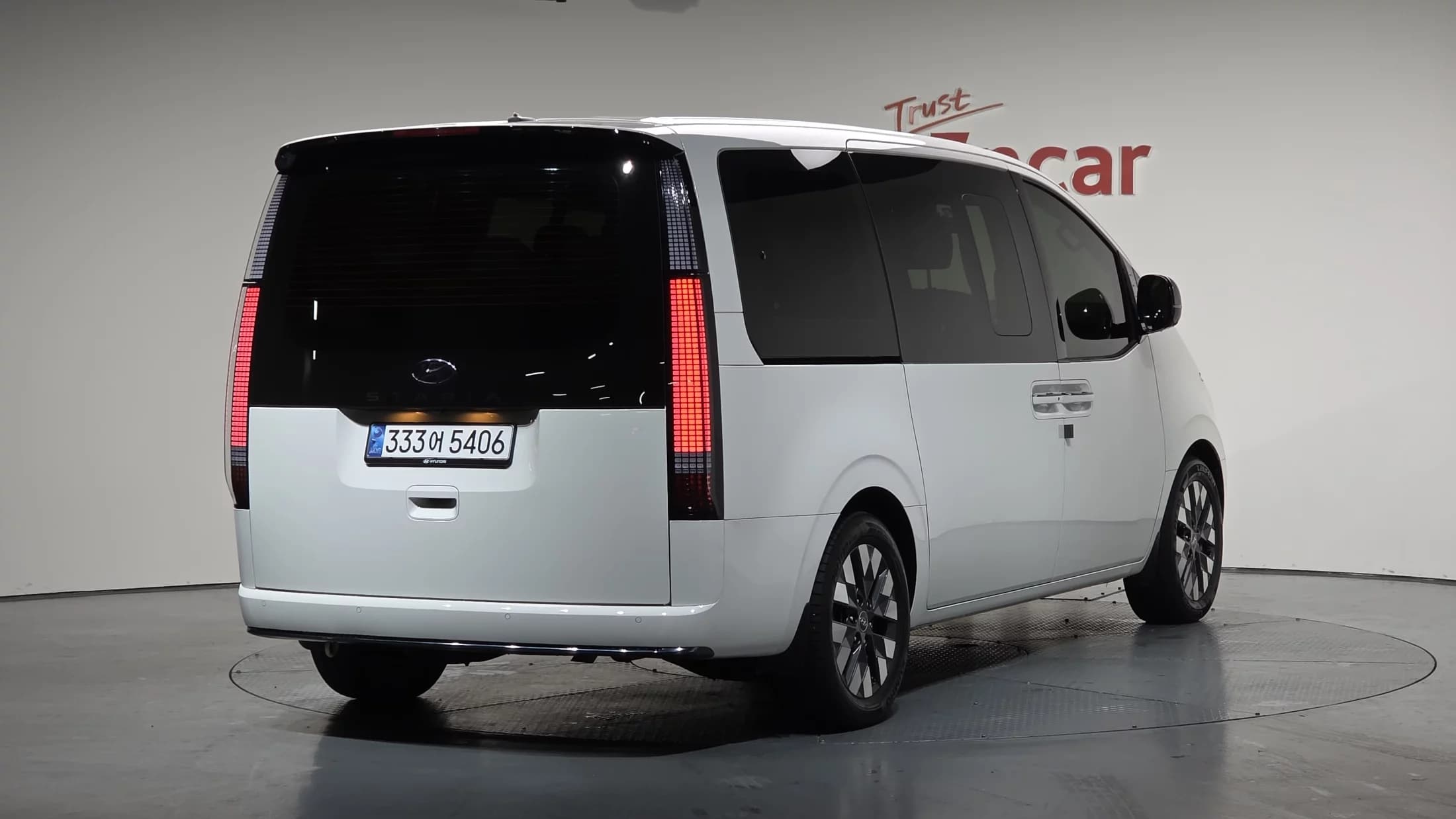 Hyundai Staria Lounge 9-Seater Inspiration, 2021 г. 108389 км. — фото 2