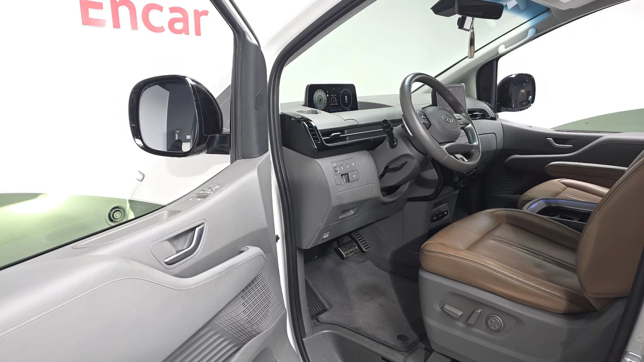 Hyundai Staria Lounge 9-Seater Inspiration, 2021 г. 108389 км. — фото 12