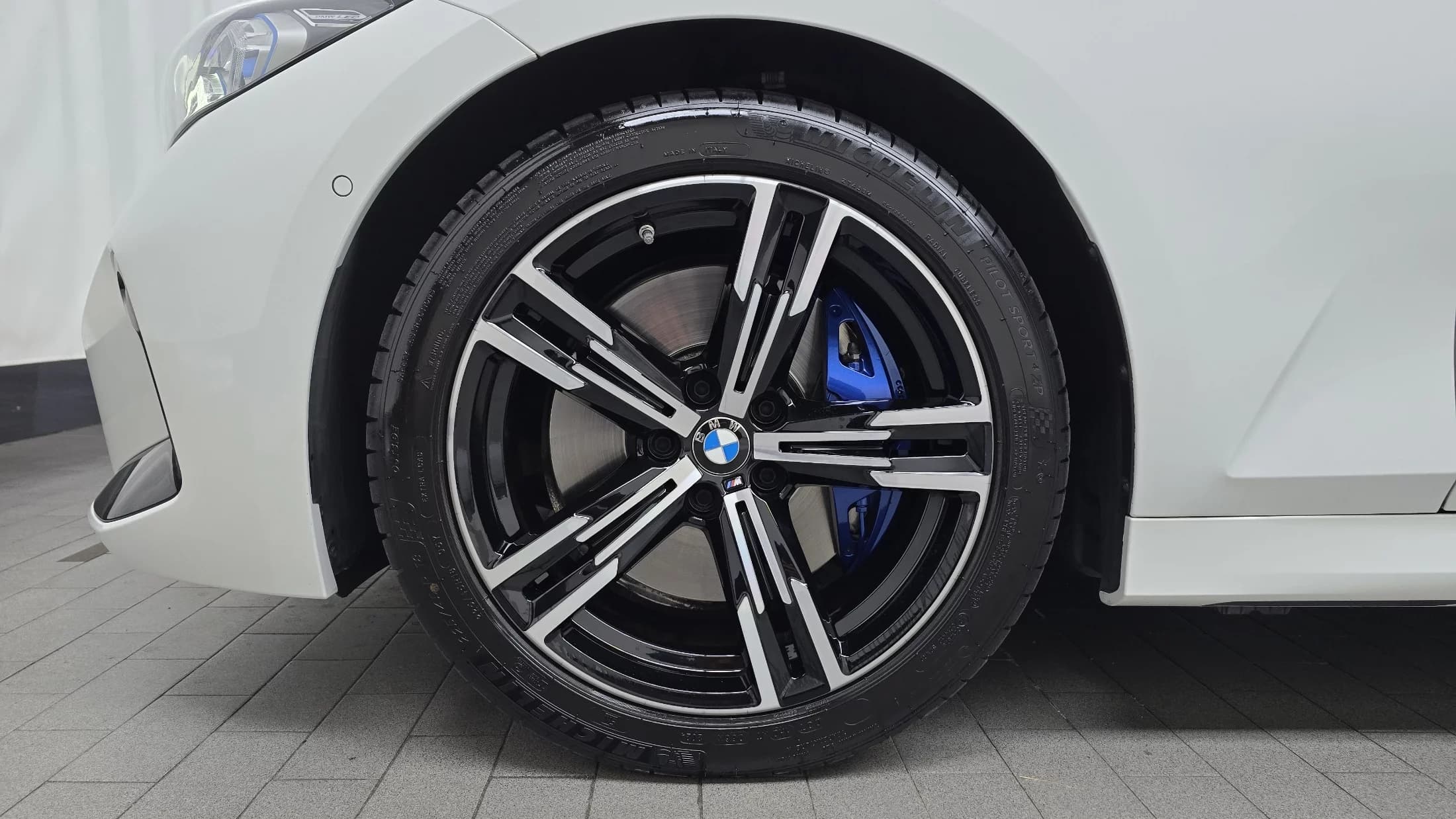 BMW 3-Series 320i Touring M Sports, 2024 г. 22398 км. — фото 5
