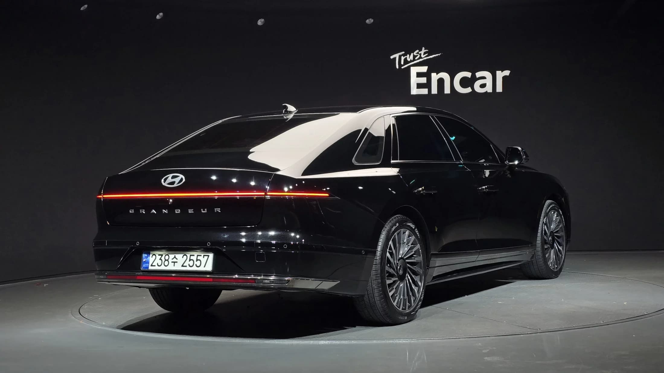 Hyundai Grandeur Calligraphy, гибрид, 2023 г. 49712 км. — фото 2