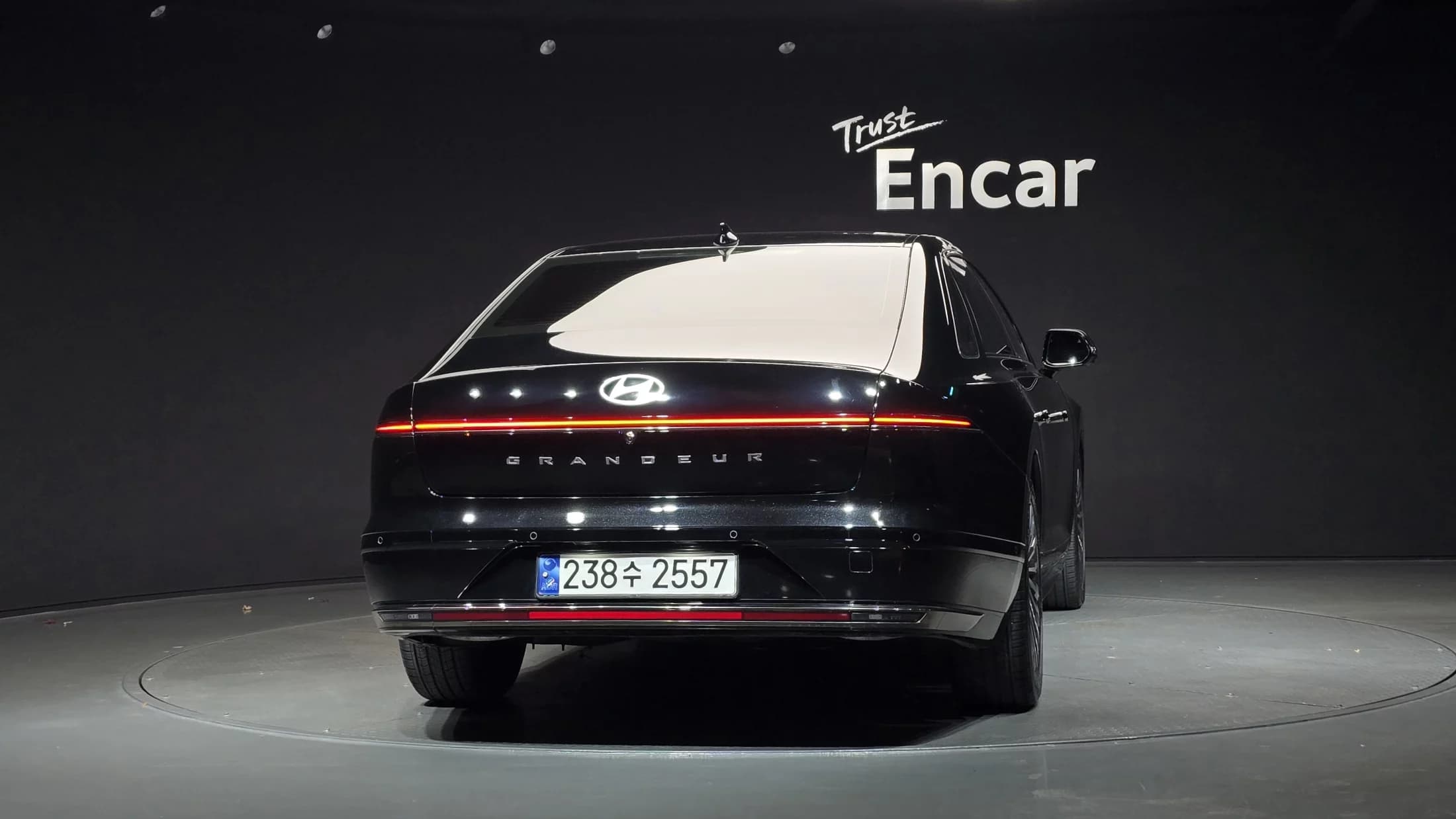 Hyundai Grandeur Calligraphy, гибрид, 2023 г. 49712 км. — фото 4