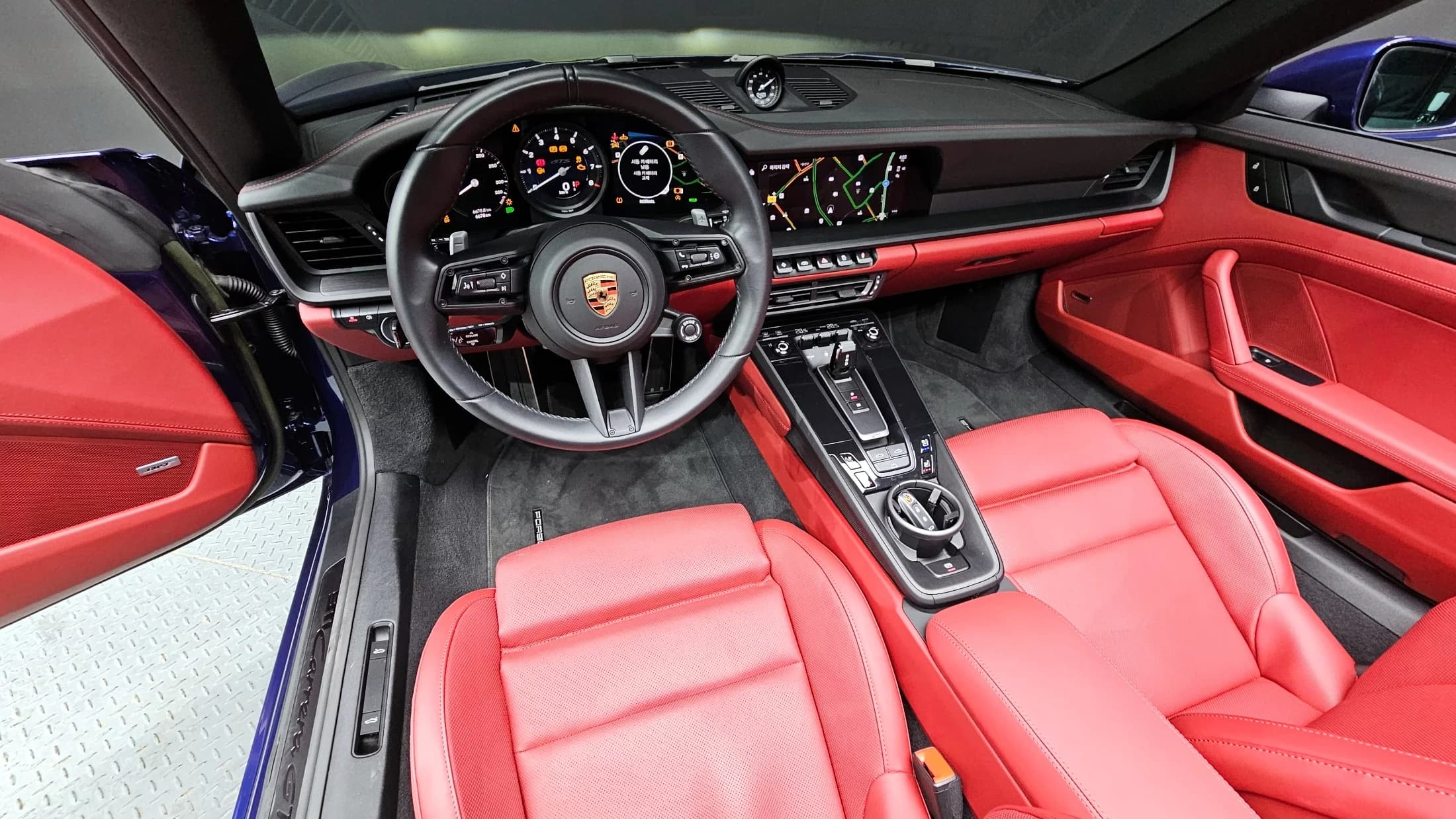 Porsche 911 Carrera GTS Cabriolet, 2023 г. 6768 км. — фото 7
