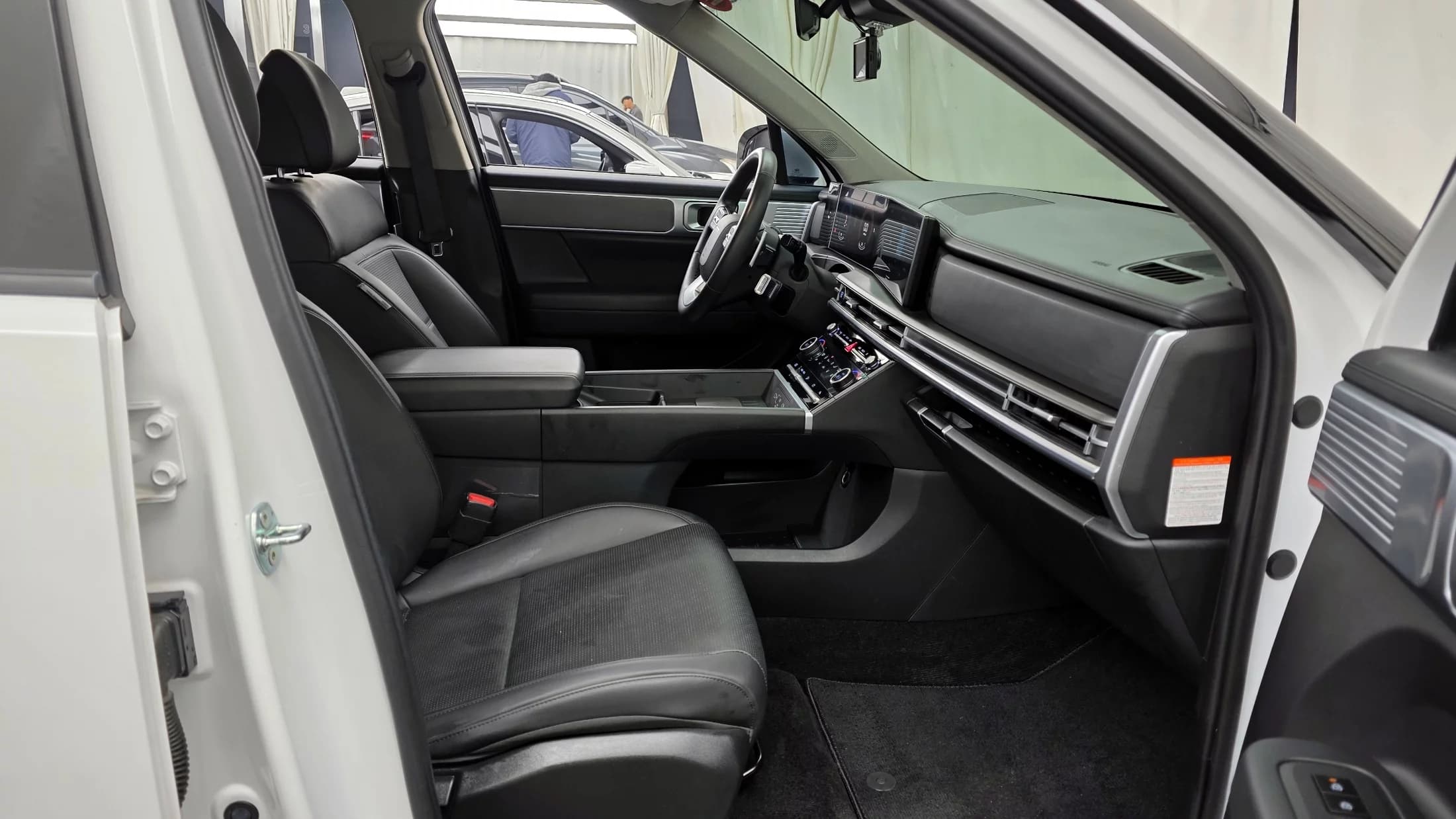 Hyundai Santa Fe HEV 1.6 2WD Exclusive, гибрид, 2023 г. 43878 км. — фото 11