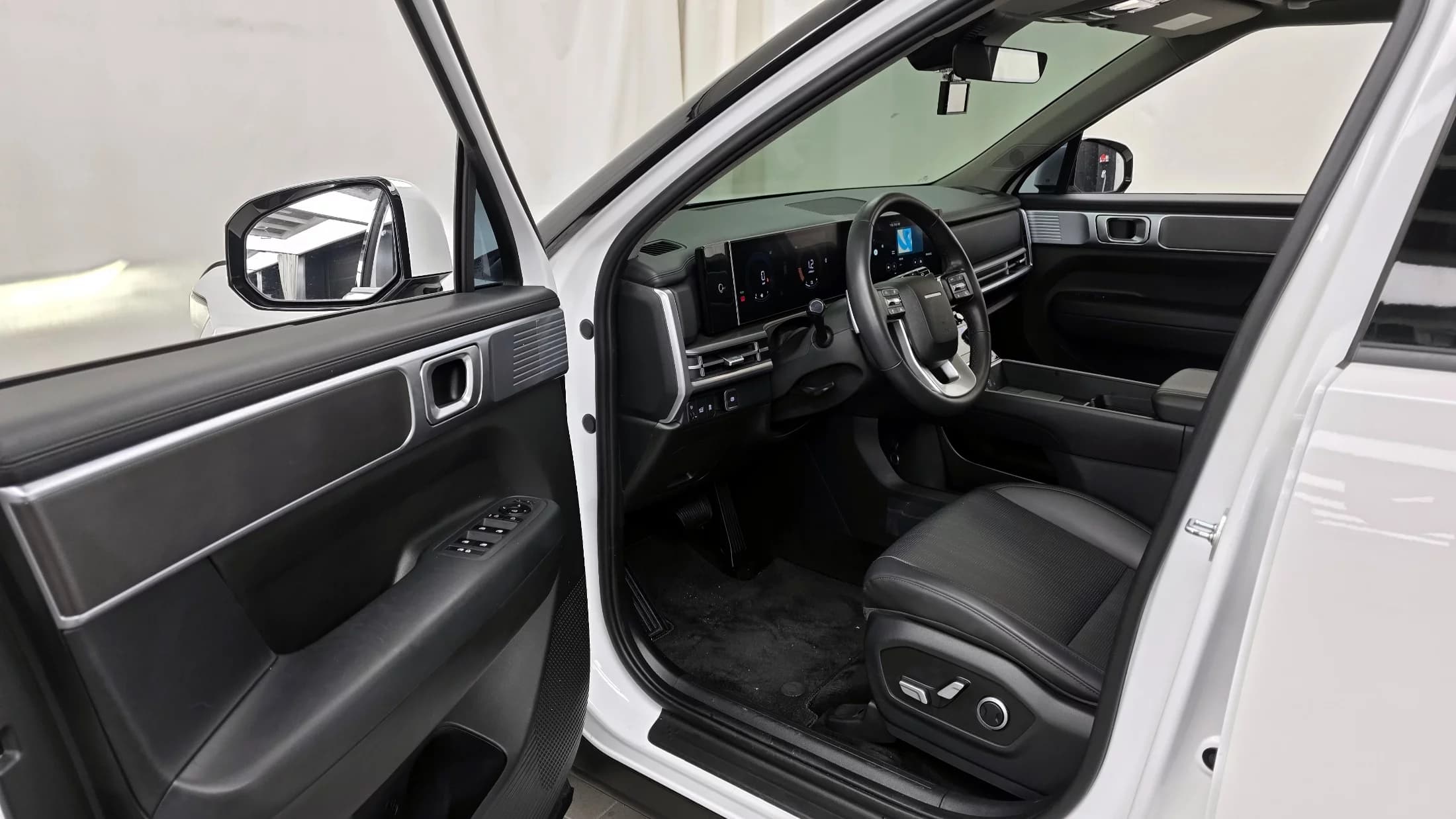 Hyundai Santa Fe HEV 1.6 2WD Exclusive, гибрид, 2023 г. 43878 км. — фото 10