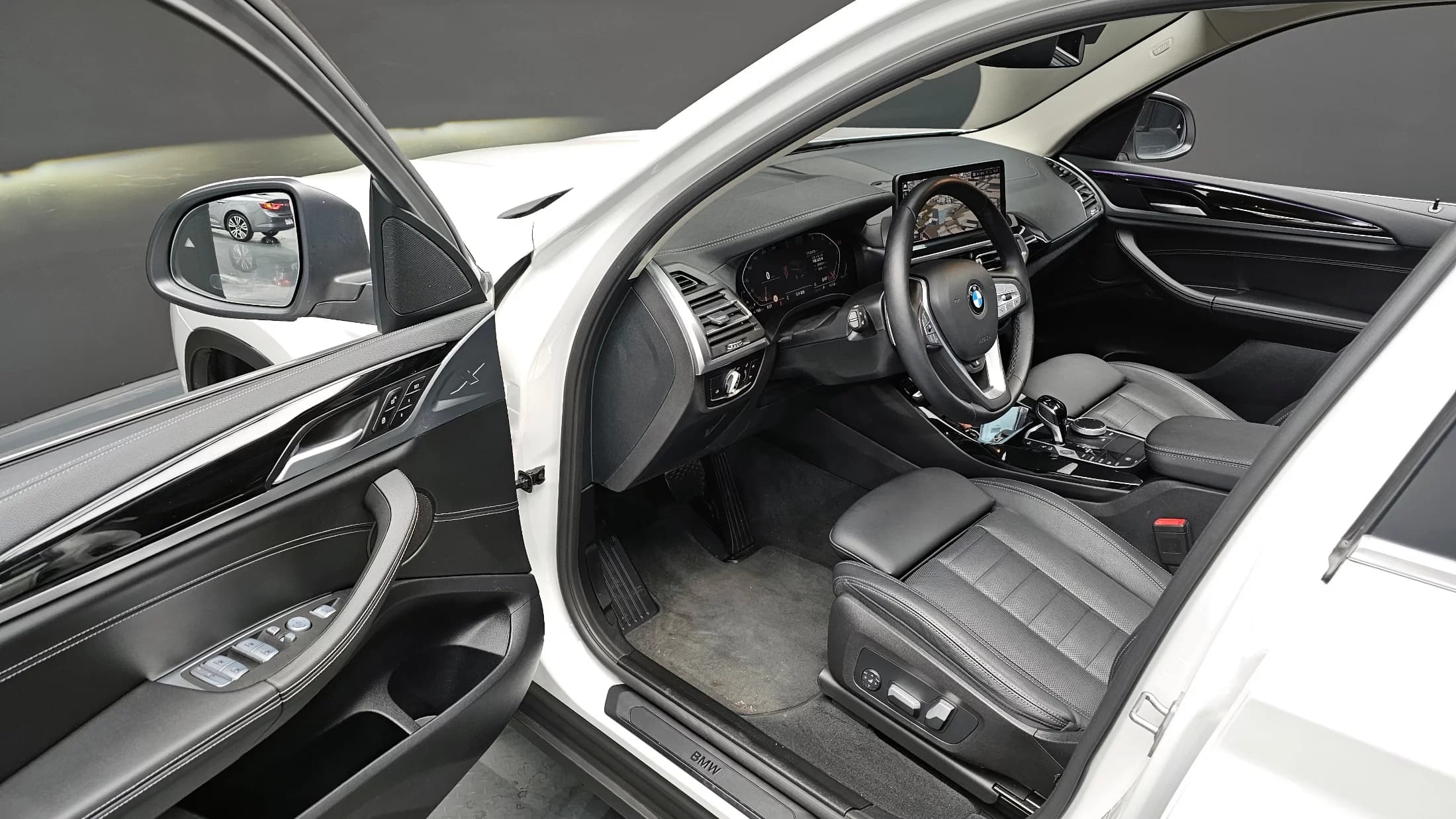 BMW X3 xDrive 20i, 2022 г. 24558 км. — фото 12