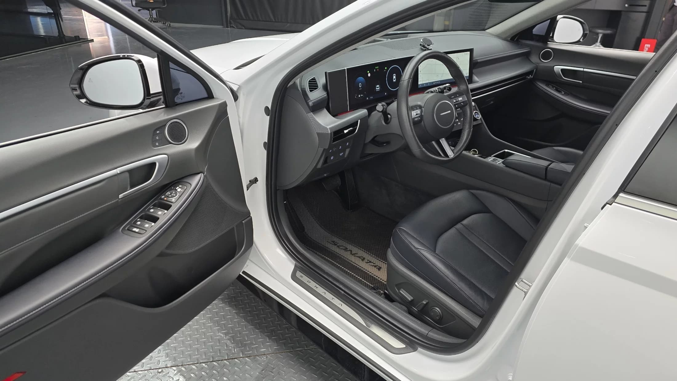 Hyundai Sonata 2.0 Exclusive, 2023 г. 13034 км. — фото 11