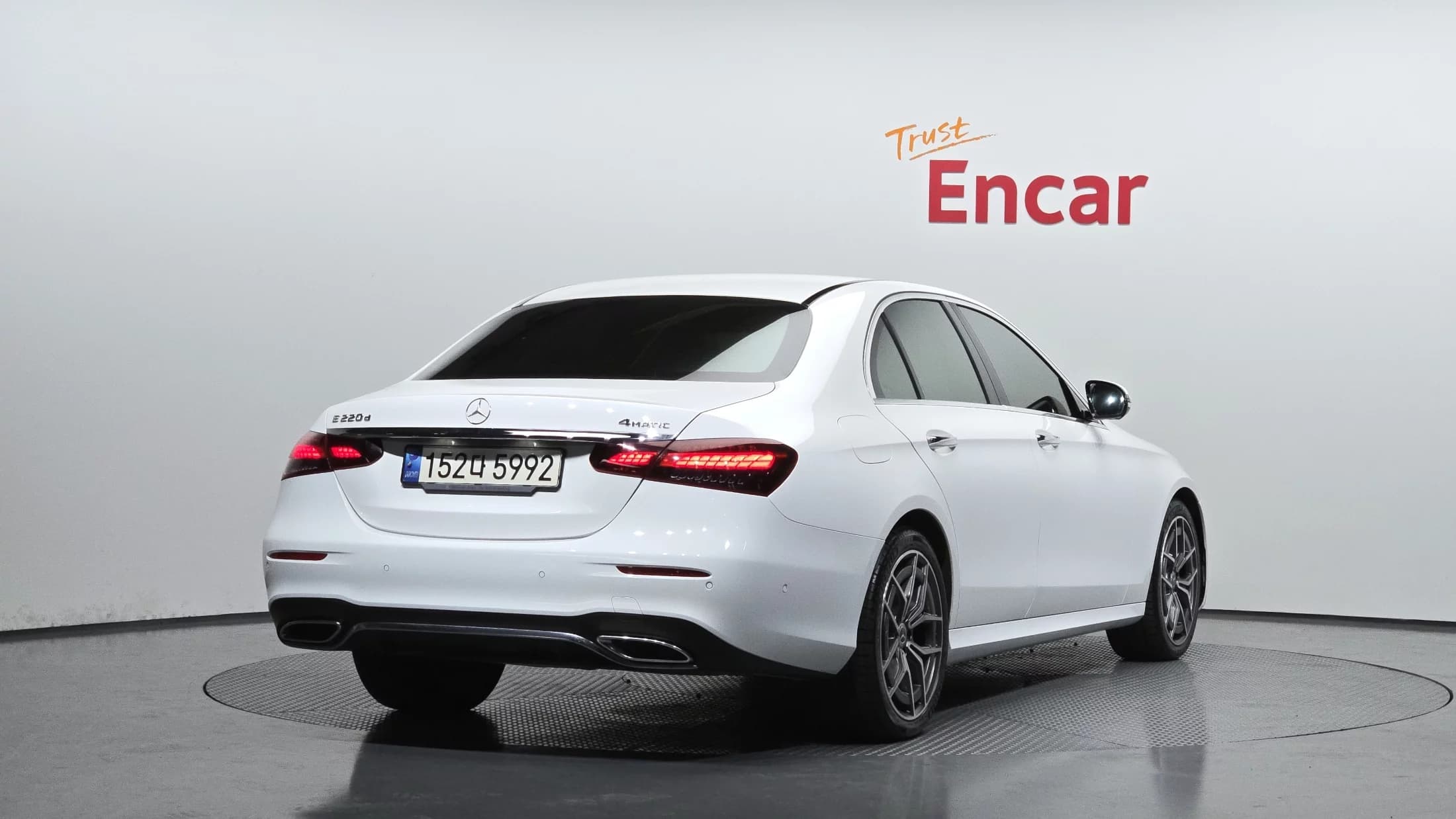 Mercedes-Benz E-Class E220d 4MATIC AMG Line, 2022 г. 82798 км. — фото 2