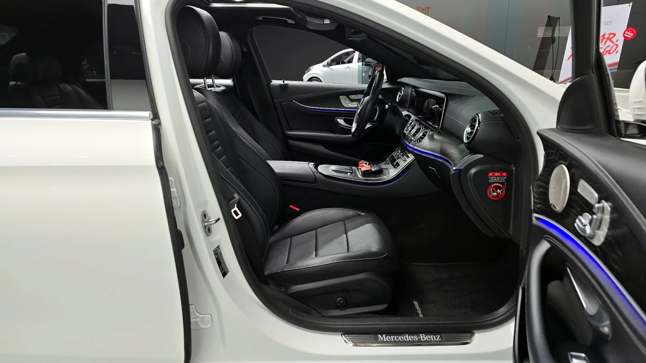 Mercedes-Benz E-Class E220d 4MATIC AMG Line, 2022 г. 82798 км. — фото 11