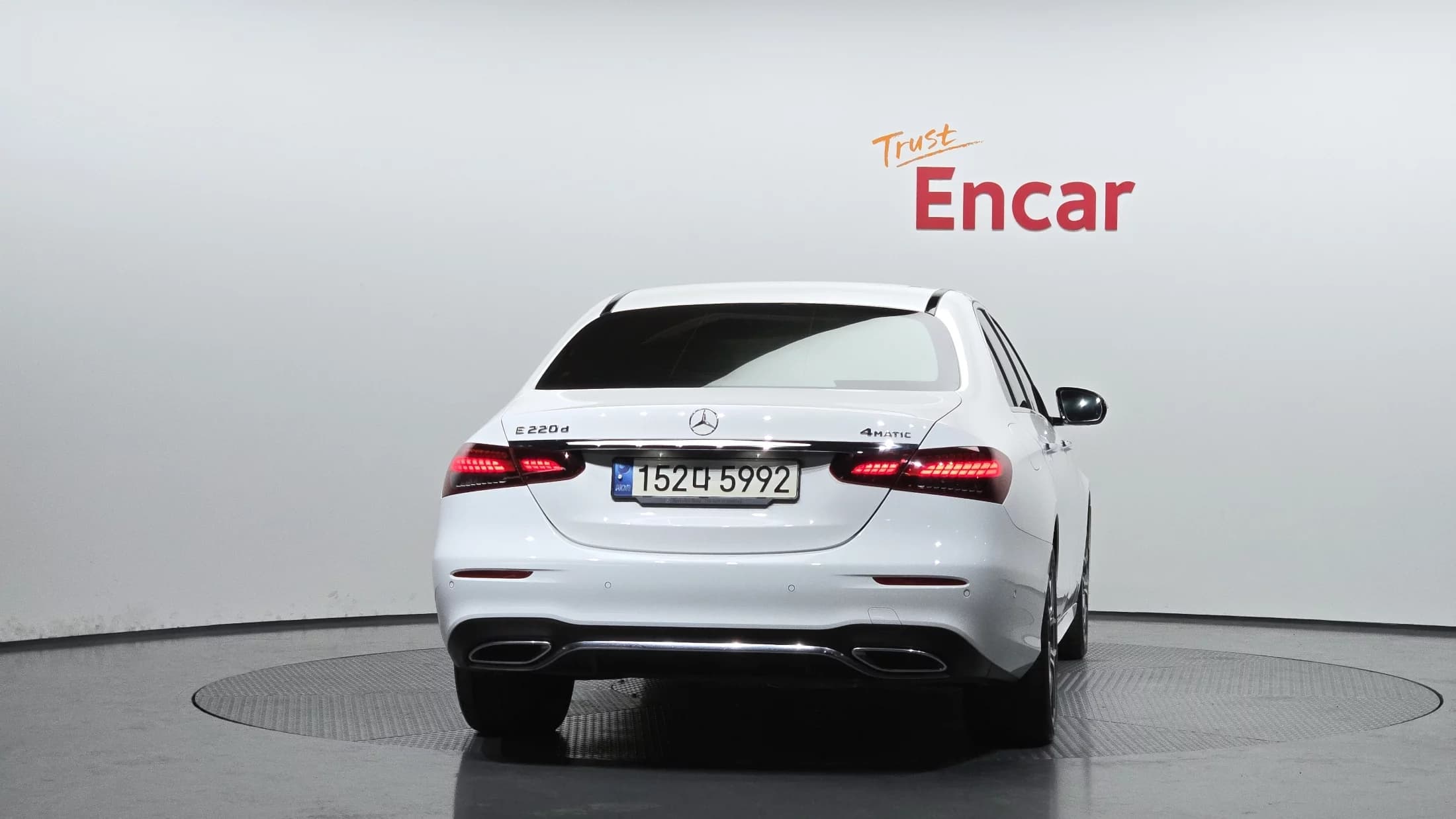 Mercedes-Benz E-Class E220d 4MATIC AMG Line, 2022 г. 82798 км. — фото 4