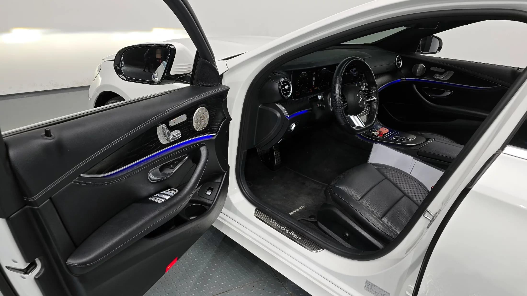 Mercedes-Benz E-Class E220d 4MATIC AMG Line, 2022 г. 82798 км. — фото 10