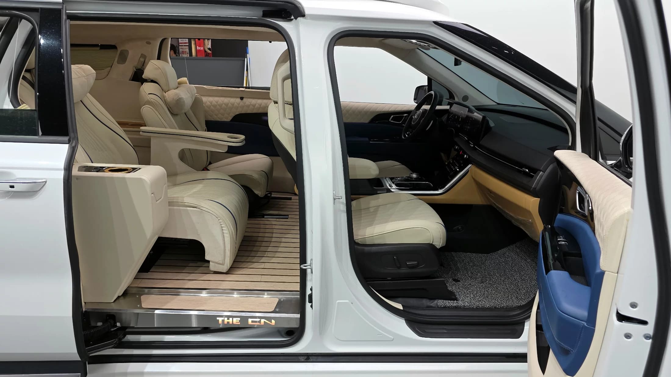 Kia Carnival Gasoline 9-seater Limousine(Special vehicle), 2023 г. 40410 км. — фото 21