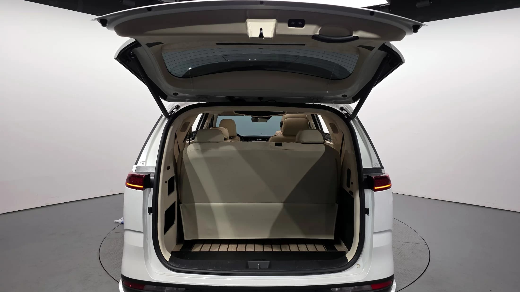 Kia Carnival Gasoline 9-seater Limousine(Special vehicle), 2023 г. 40410 км. — фото 39