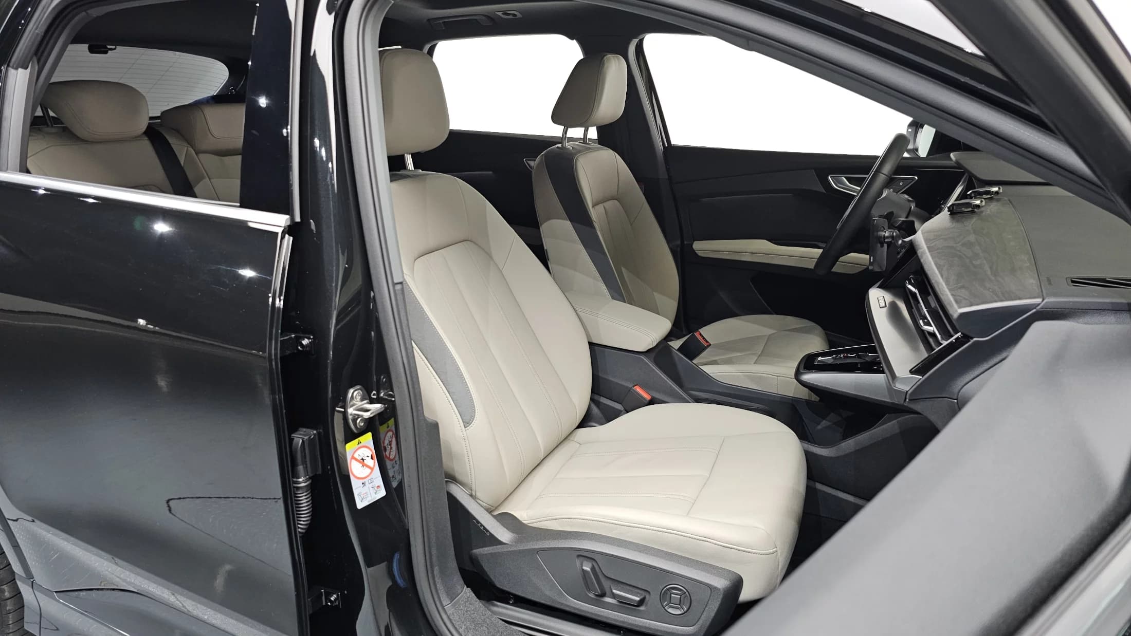 Audi Q4 e-tron 45 Premium, электромобиль, 2025 г. 14378 км. — фото 10