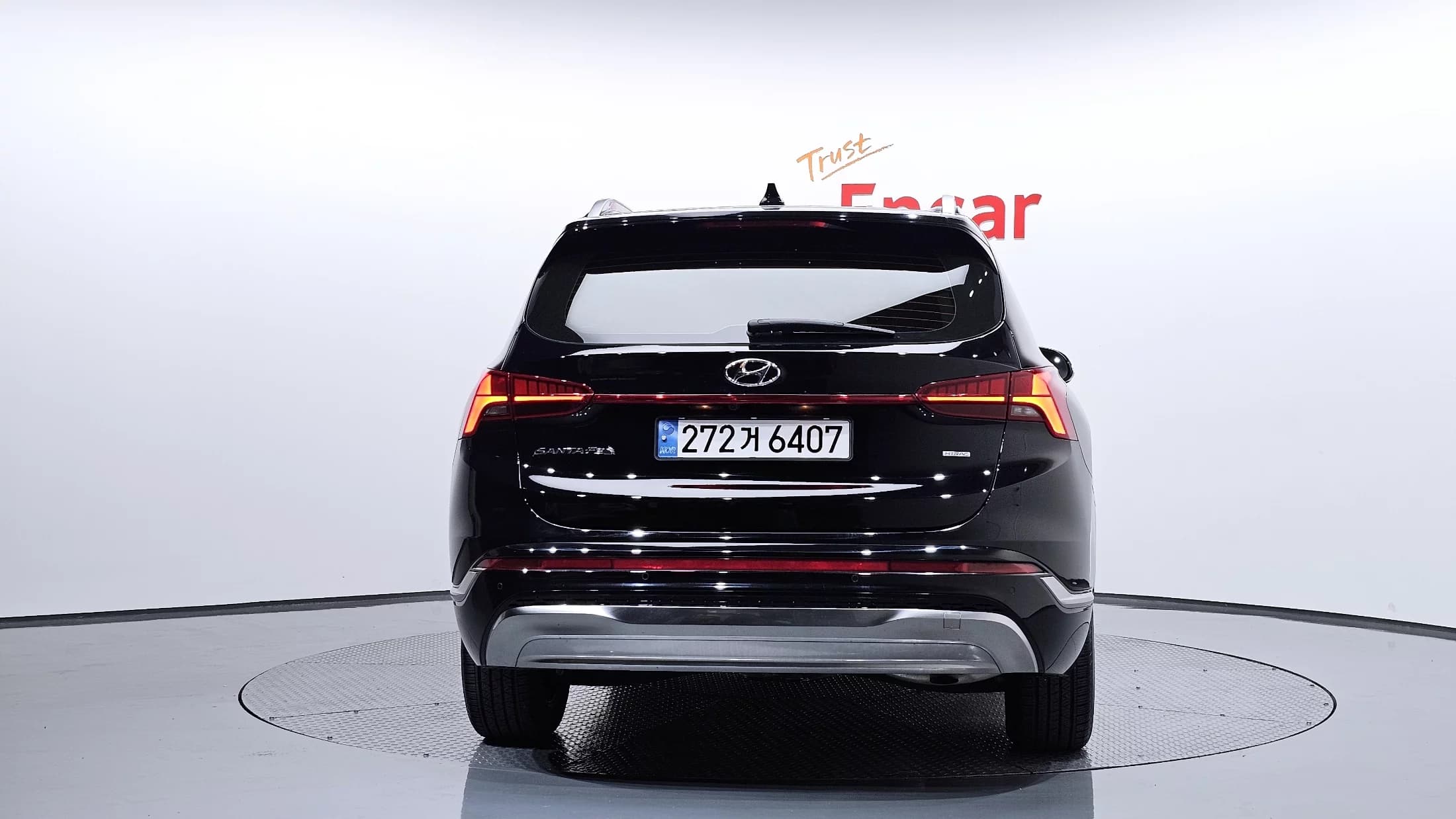 Hyundai Santa Fe HEV 1.6 4WD Calligraphy, гибрид, 2023 г. 29460 км. — фото 4