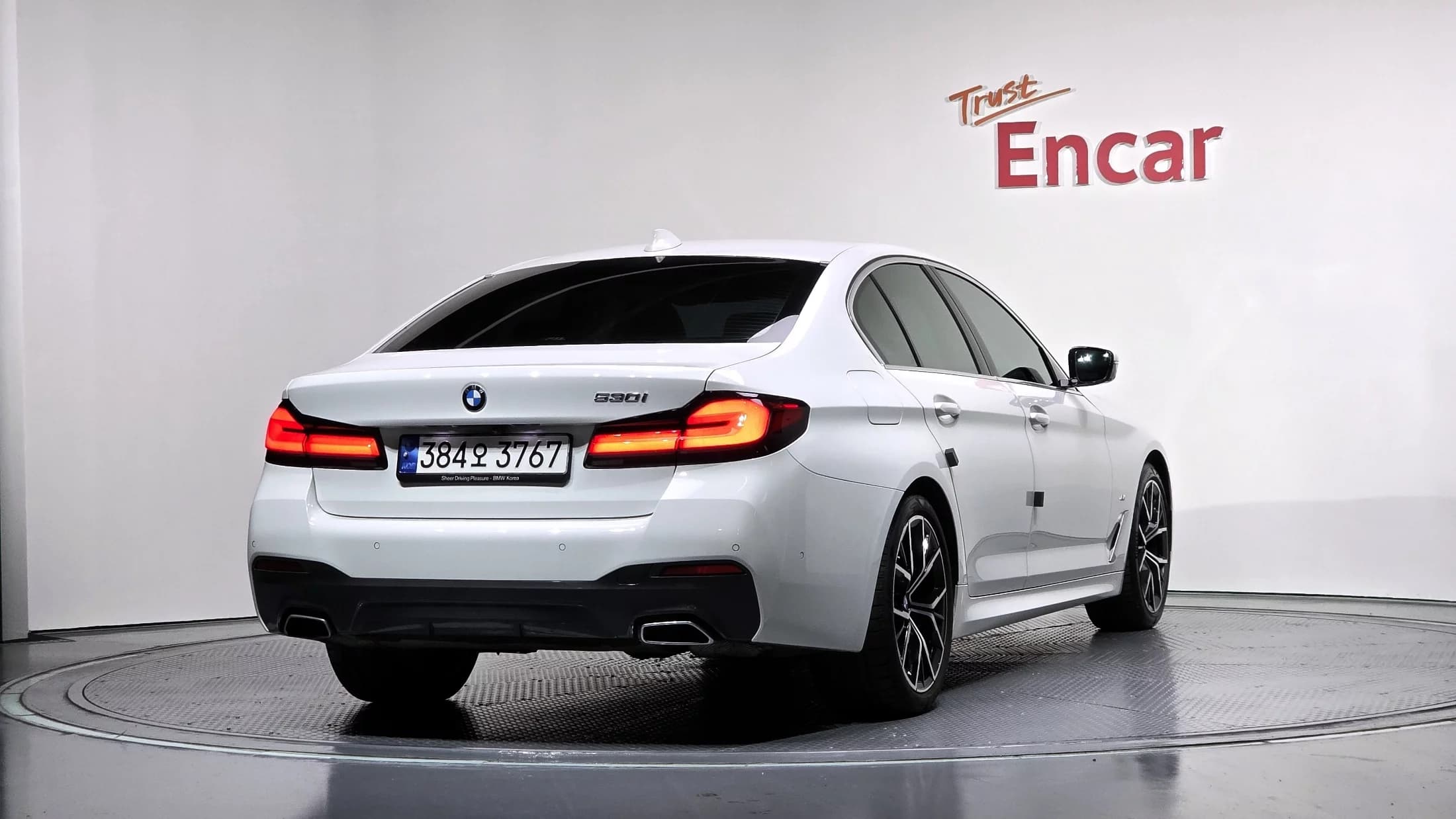 BMW 5-Series 530i M Sport Package, 2023 г. 29100 км. — фото 2