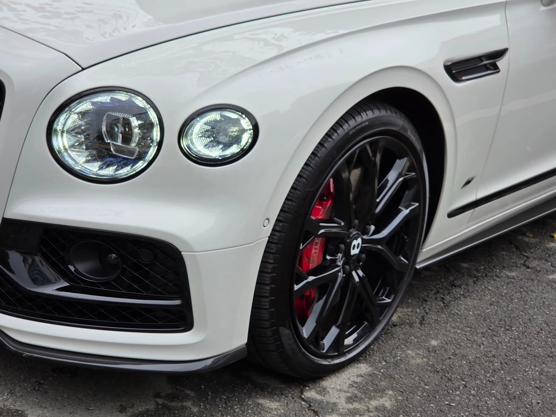 Bentley Flying Spur 4.0 S, 2023 г. 12129 км. — фото 4