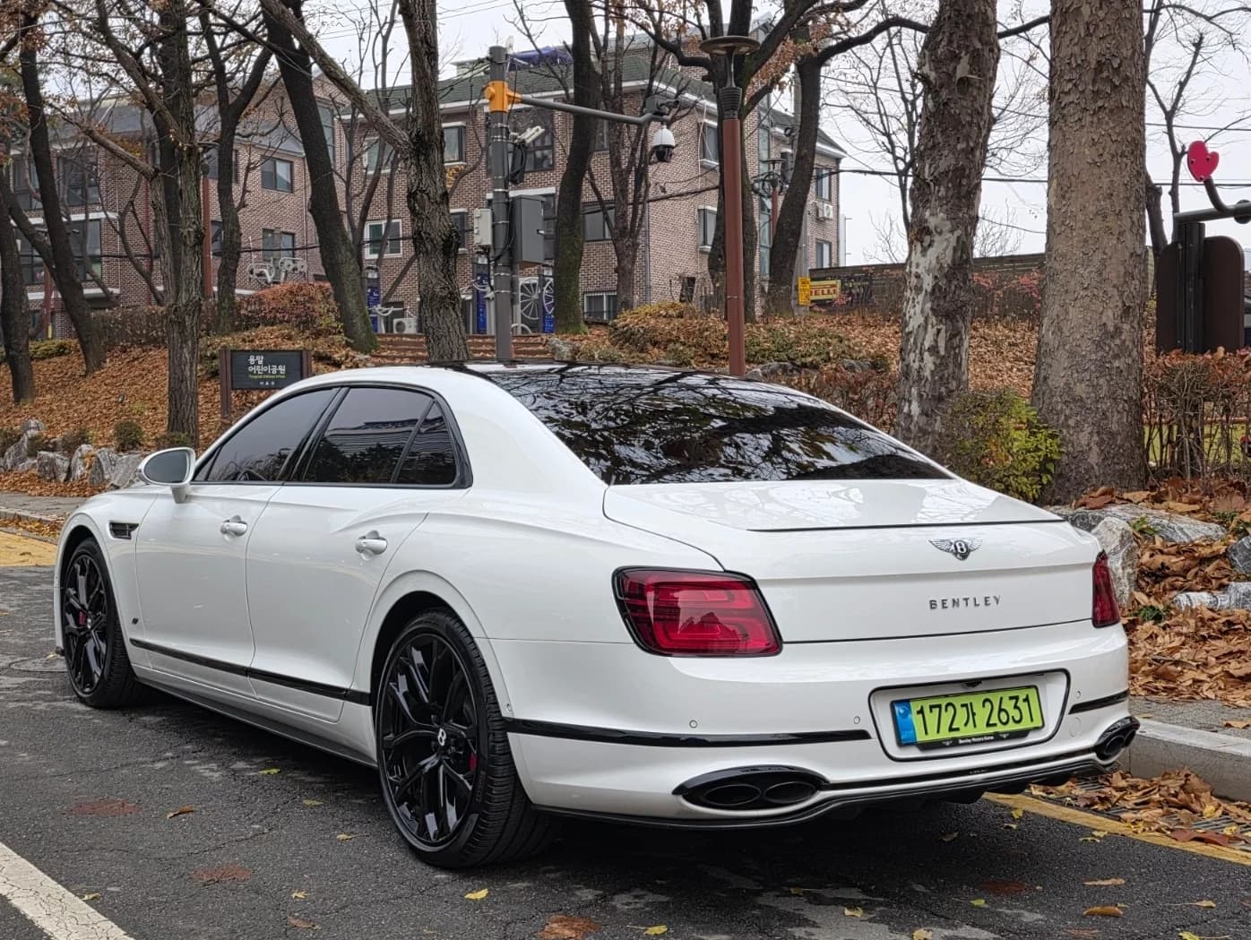 Bentley Flying Spur 4.0 S, 2023 г. 12129 км. — фото 6