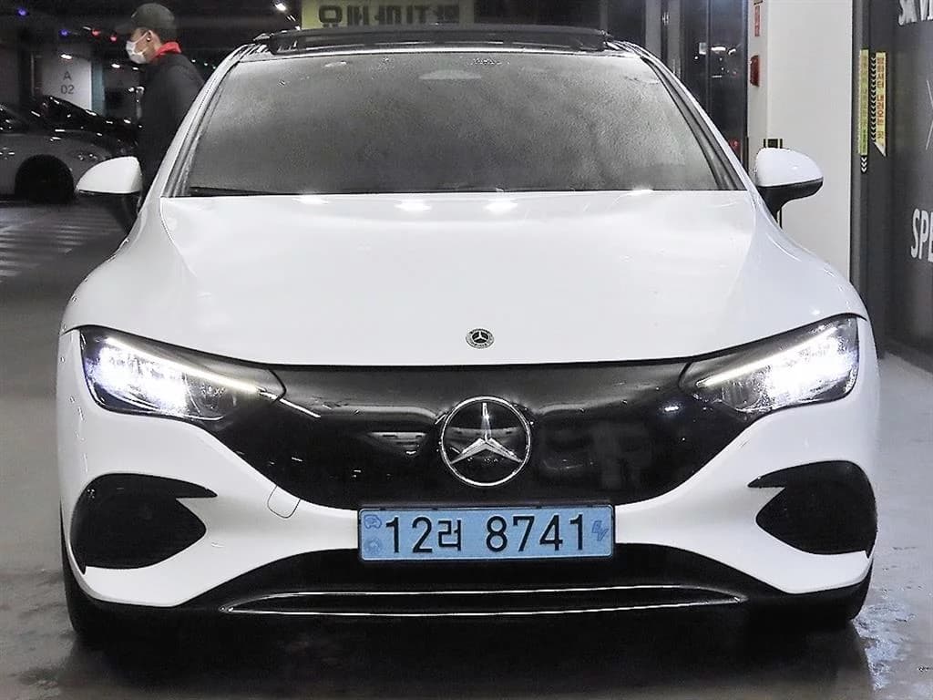 Mercedes-Benz EQE EQE300, электромобиль, 2023 г. 34873 км. — фото 2