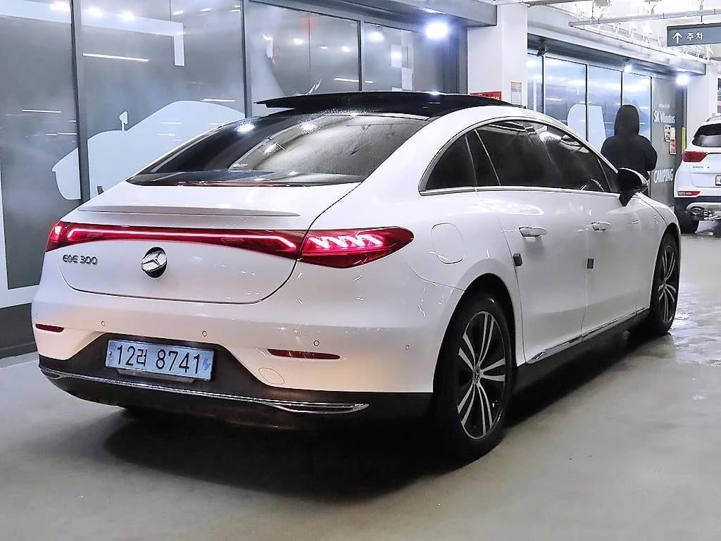 Mercedes-Benz EQE EQE300, электромобиль, 2023 г. 34873 км. — фото 4