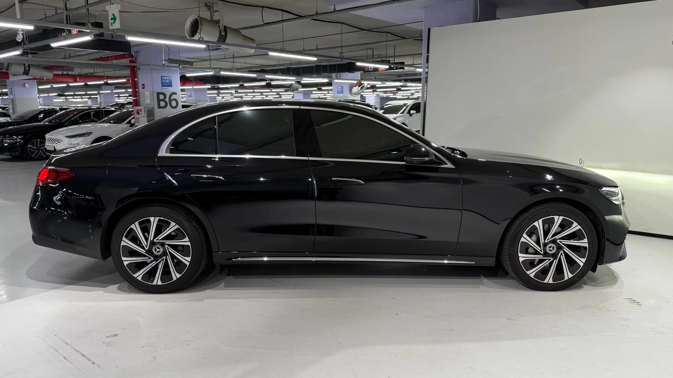 Mercedes-Benz E-Class E300 4MATIC Exclusive, 2025 г. 12172 км. — фото 3